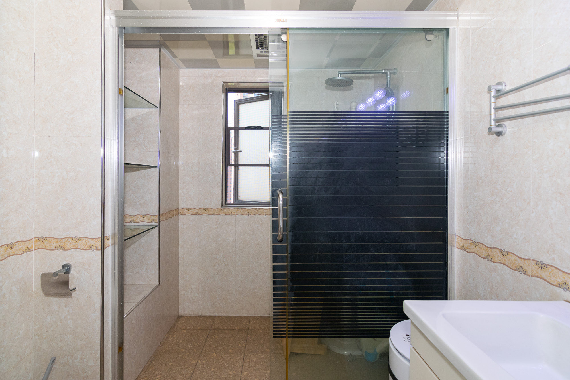 新城国际花都 3室2厅2卫 83.0万 新城国际花都 3室2厅2卫 83.0万卫生间