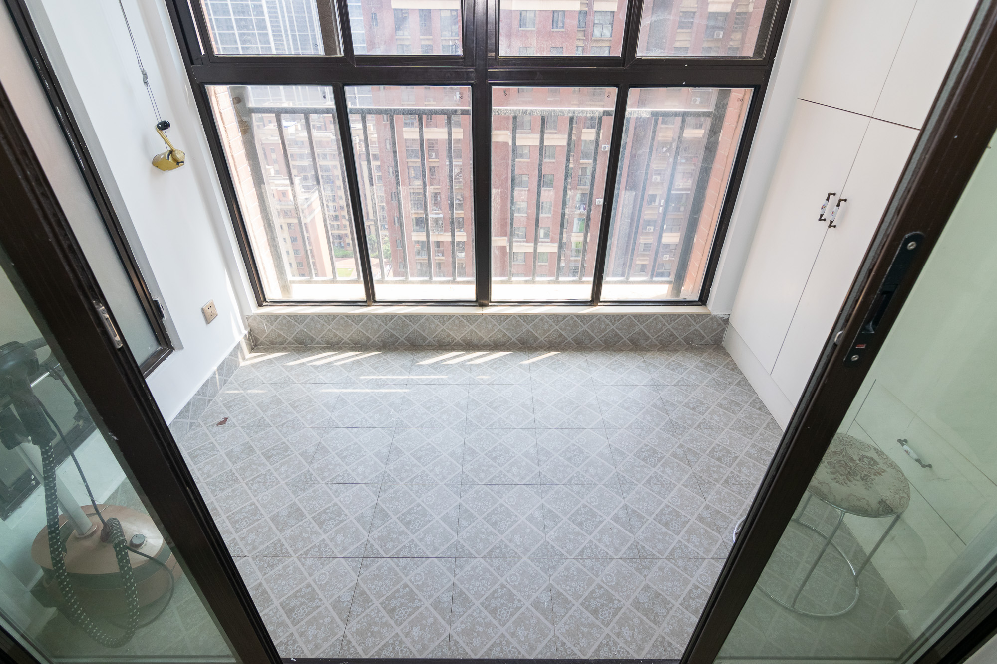 新城国际花都 3室2厅2卫 83.0万 新城国际花都 3室2厅2卫 83.0万阳台