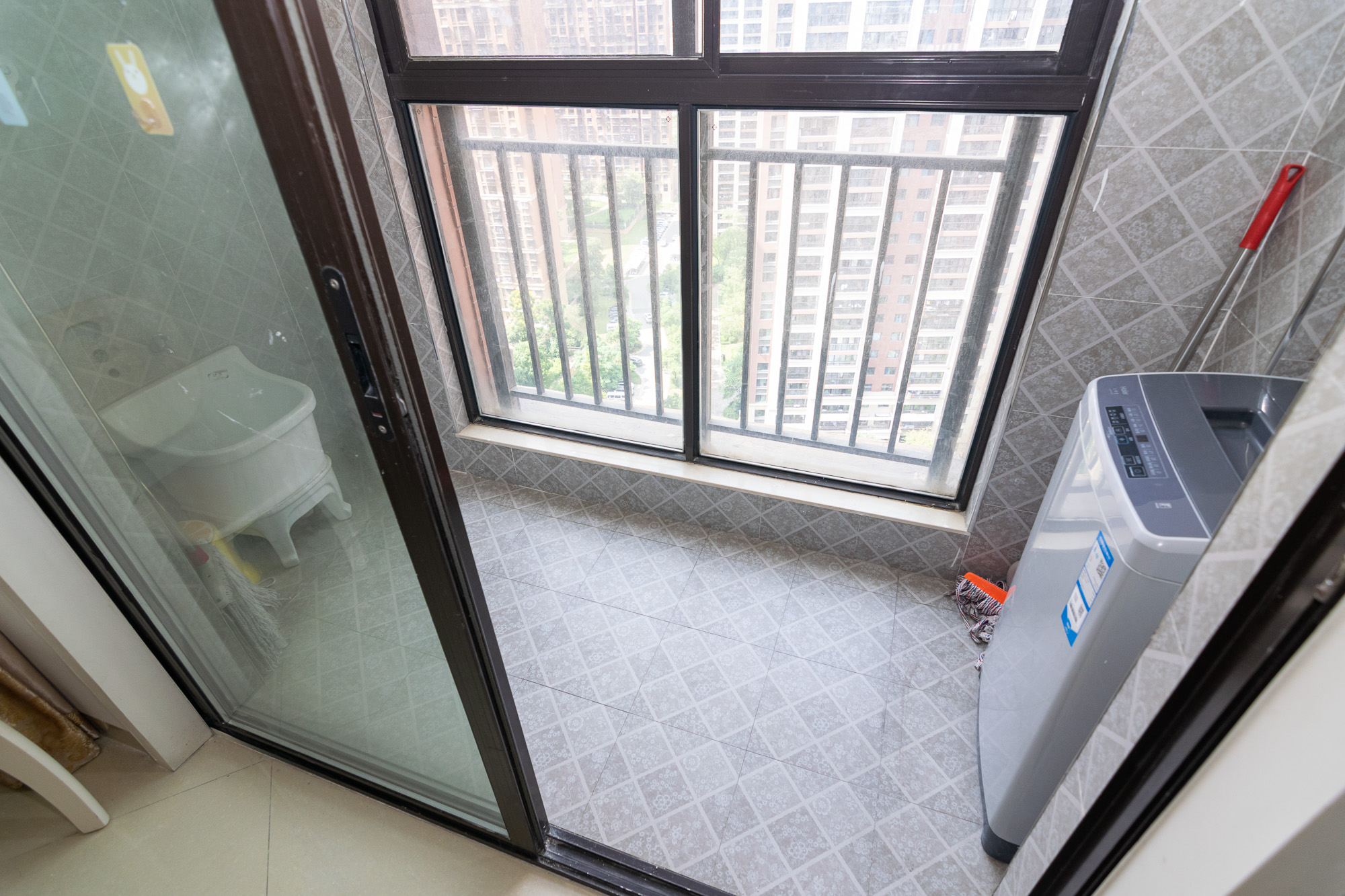 新城国际花都 3室2厅2卫 83.0万 新城国际花都 3室2厅2卫 83.0万阳台