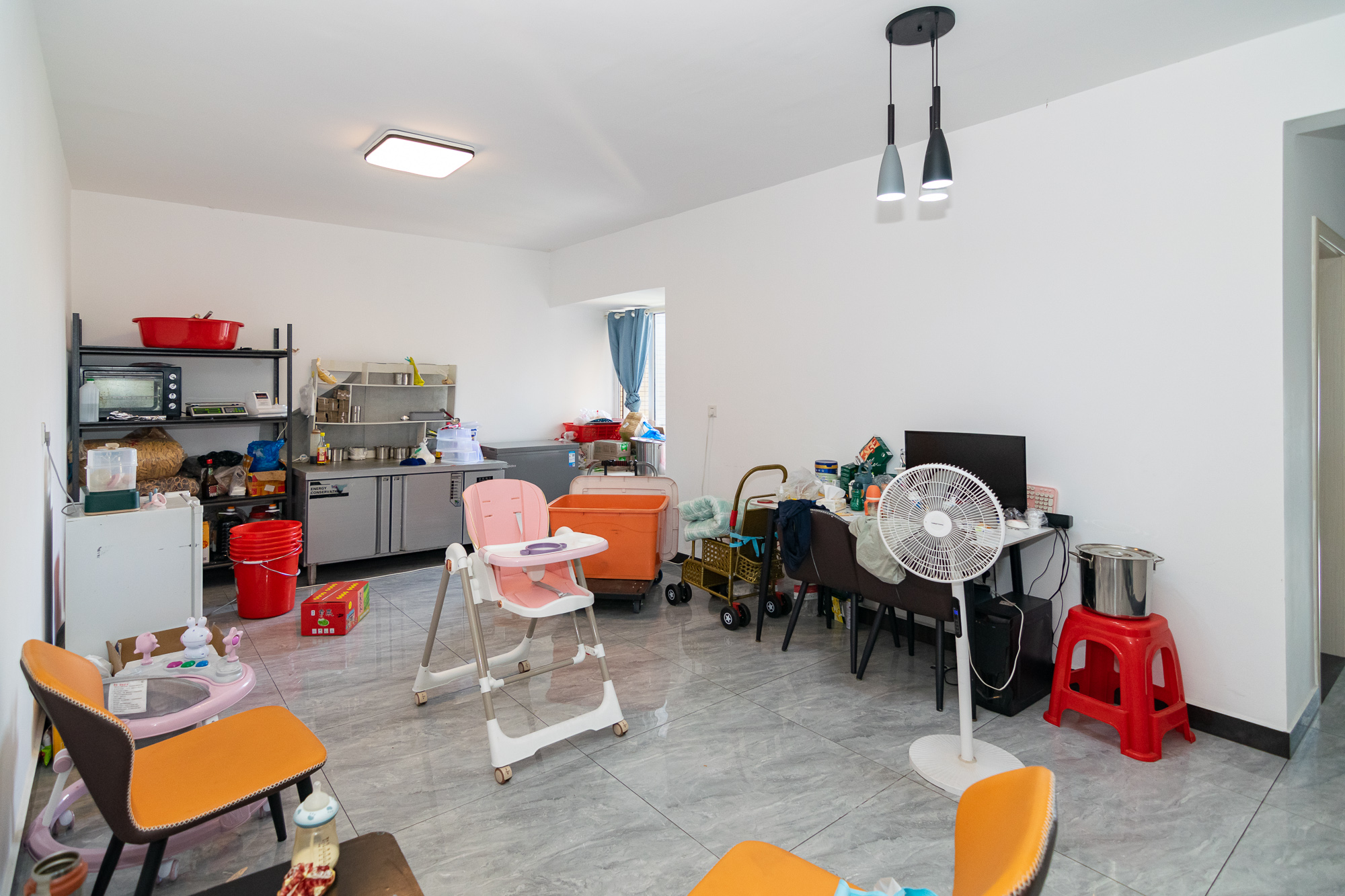 金地三千府(金地湖山樾、金地自在城) 3室2厅1卫 55.0万 金地三千府(金地湖山樾、金地自在城) 3室2厅1卫 55.0万客厅