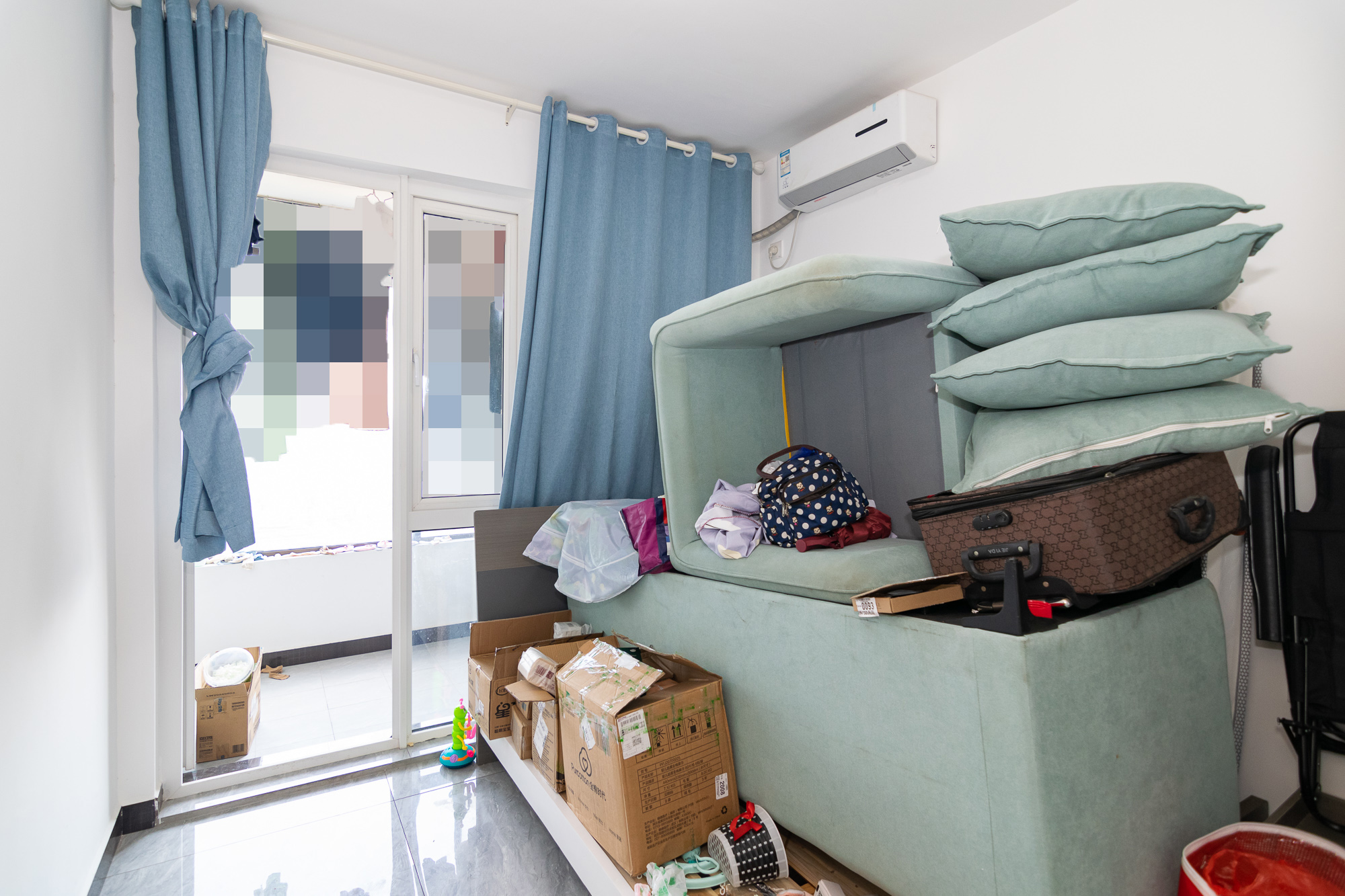 金地三千府(金地湖山樾、金地自在城) 3室2厅1卫 55.0万 金地三千府(金地湖山樾、金地自在城) 3室2厅1卫 55.0万卧室