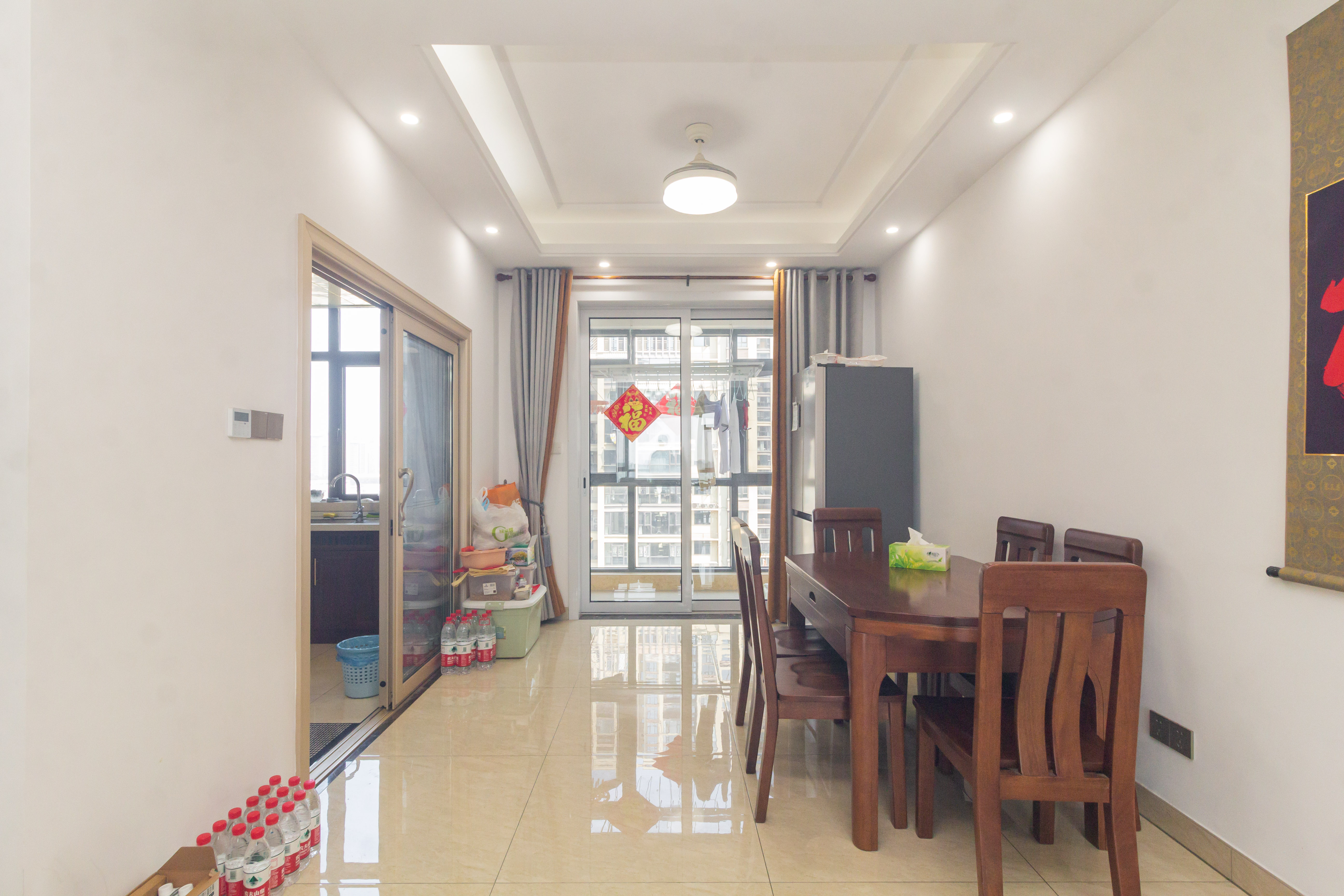 广悦星苑润园 5室2厅3卫 168.0万 广悦星苑润园 5室2厅3卫 168.0万客厅