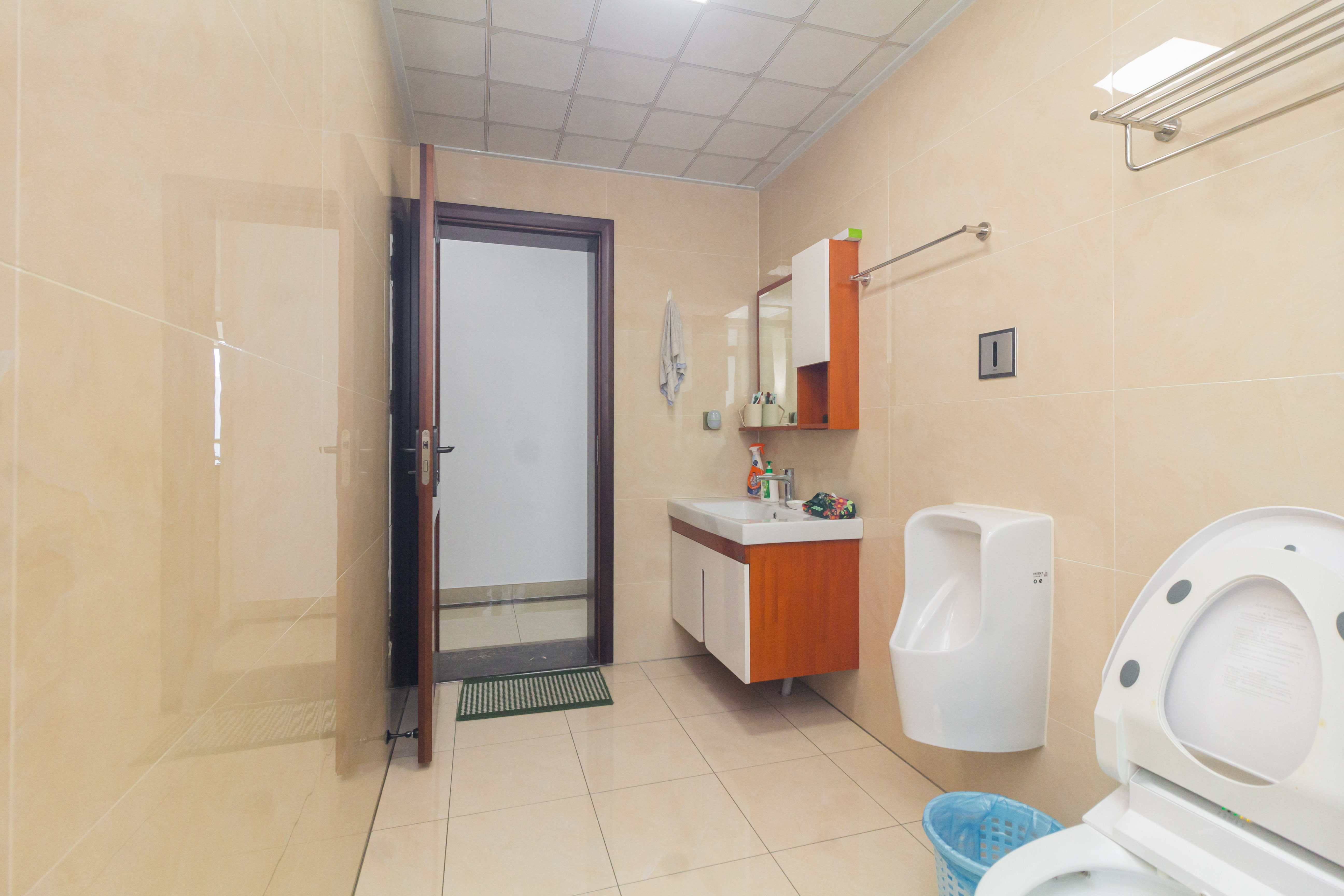 广悦星苑润园 5室2厅3卫 168.0万 广悦星苑润园 5室2厅3卫 168.0万卧室