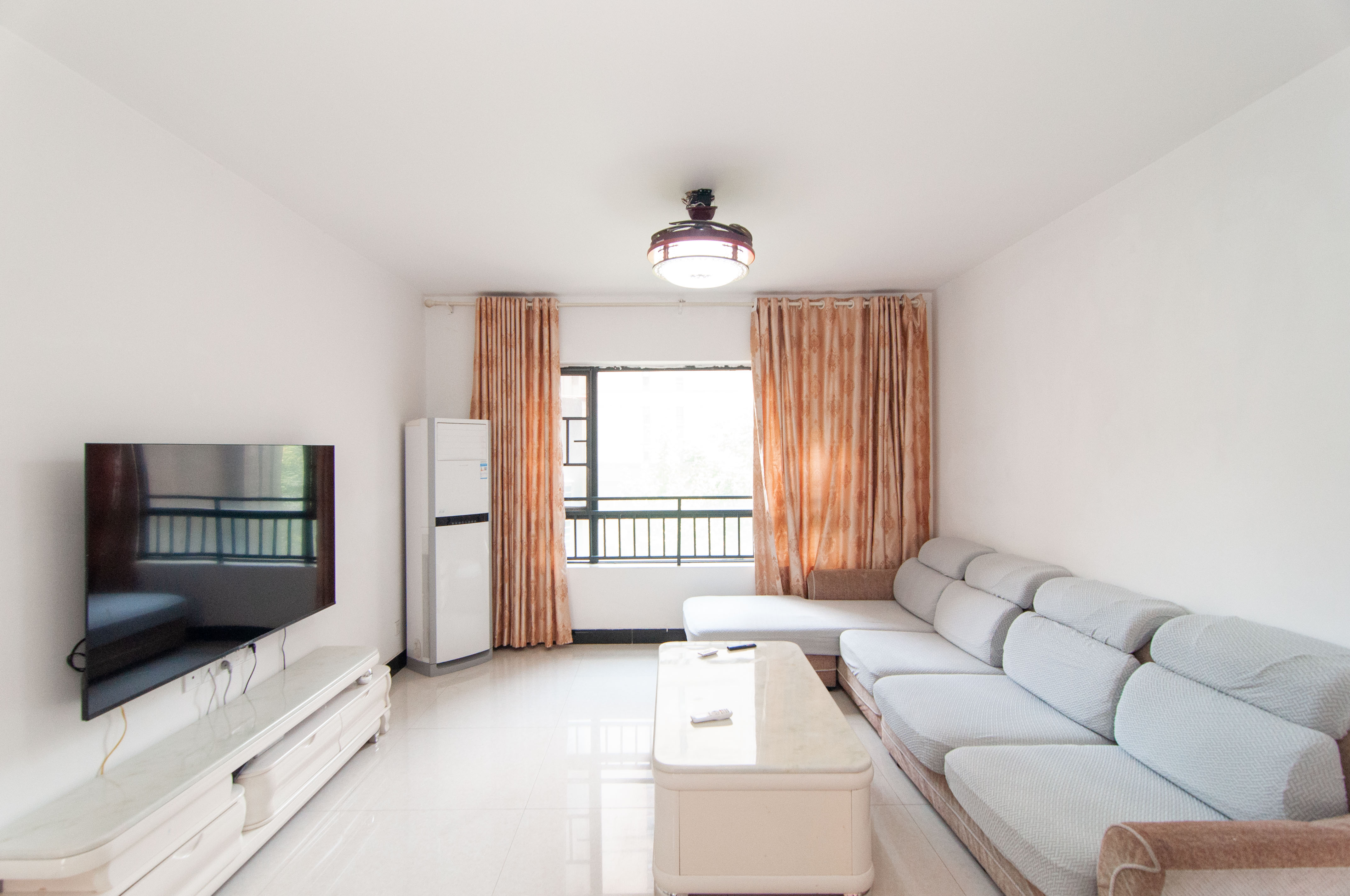 中海梅溪湖壹号 3室2厅2卫 159.0万 中海梅溪湖壹号 3室2厅2卫 159.0万客厅