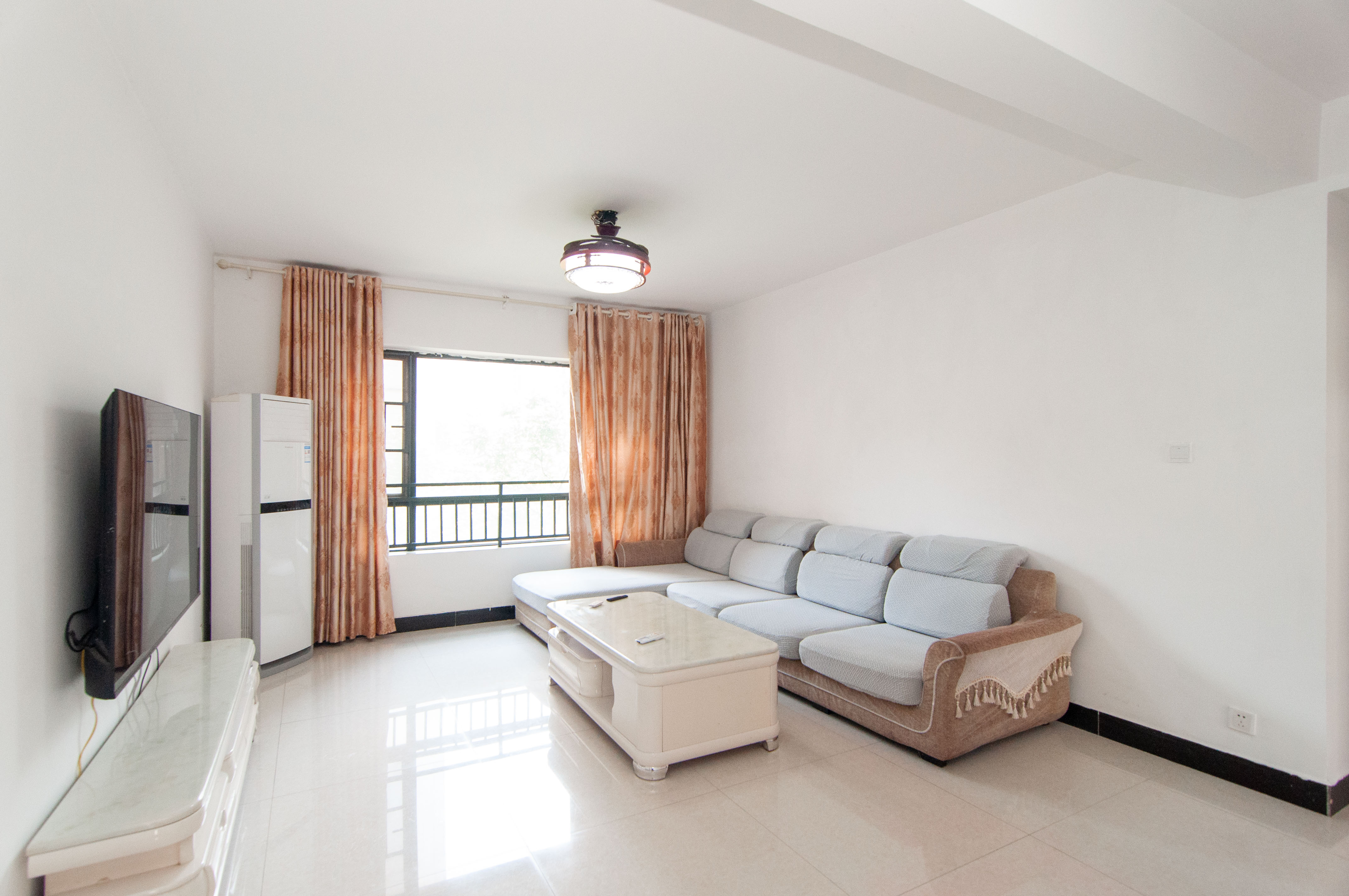 中海梅溪湖壹号 3室2厅2卫 159.0万 中海梅溪湖壹号 3室2厅2卫 159.0万客厅