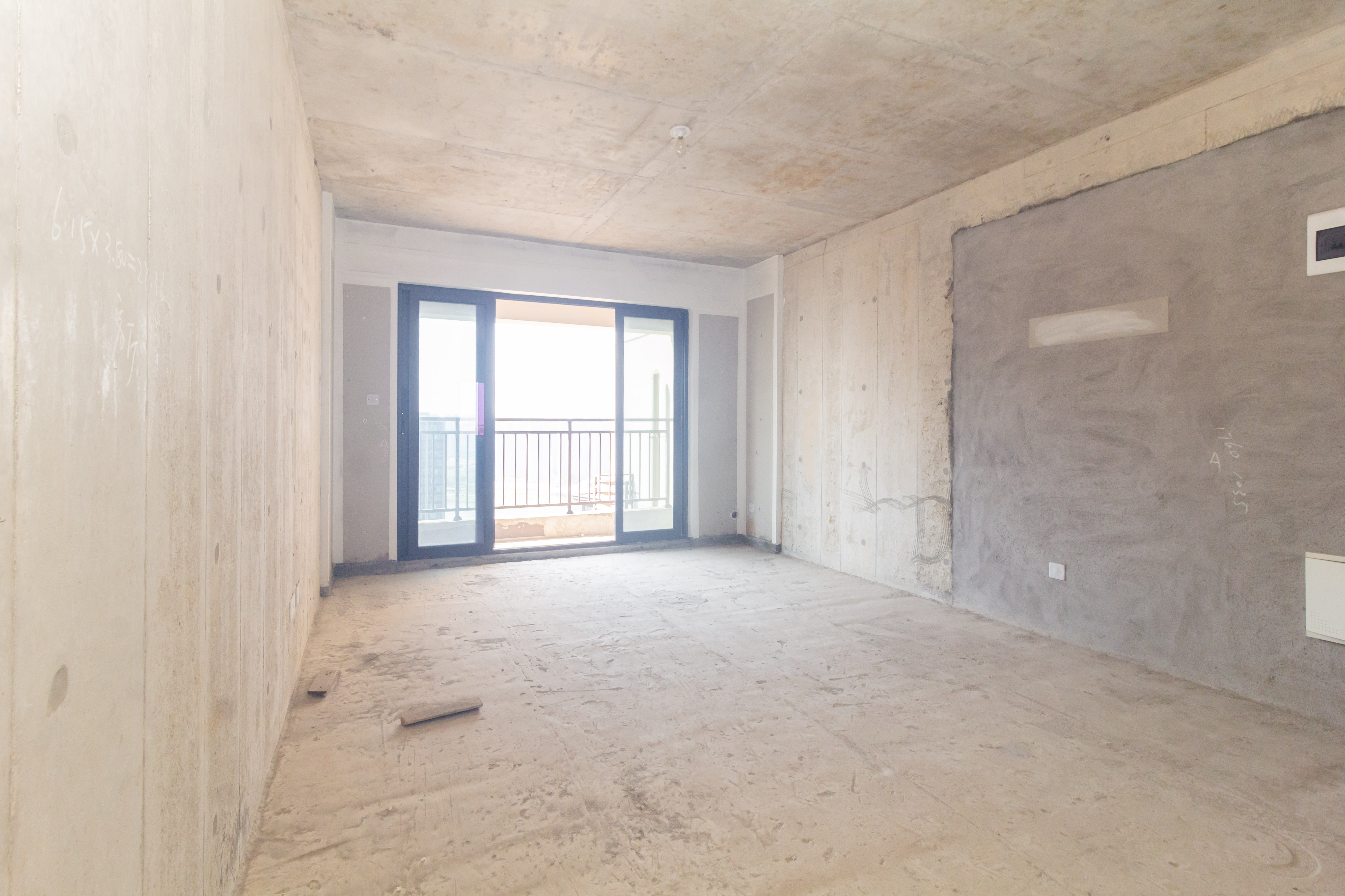 龙湖碧桂园天宸原著 4室2厅2卫 148.0万 龙湖碧桂园天宸原著 4室2厅2卫 148.0万客厅