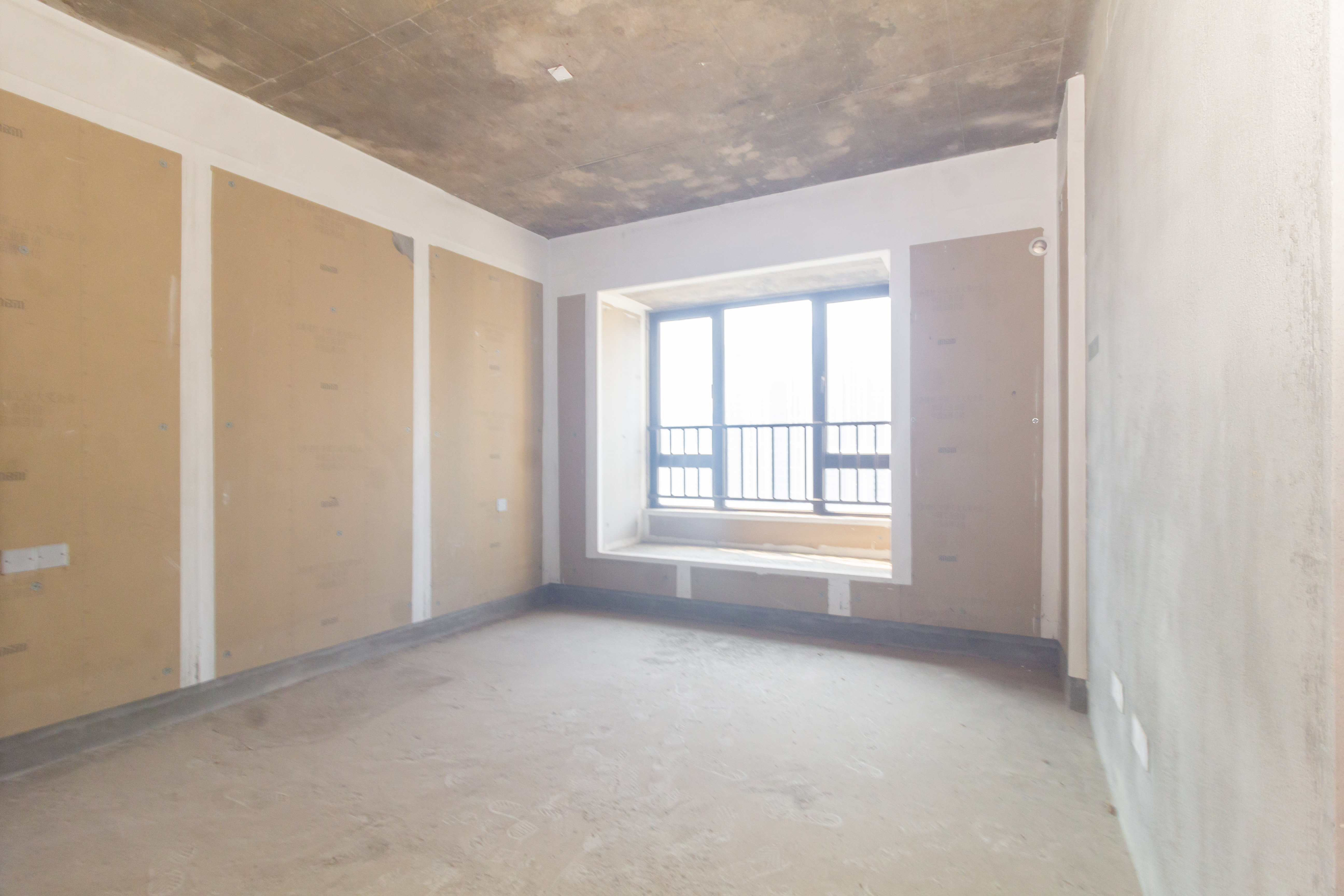 龙湖碧桂园天宸原著 4室2厅2卫 148.0万 龙湖碧桂园天宸原著 4室2厅2卫 148.0万卧室