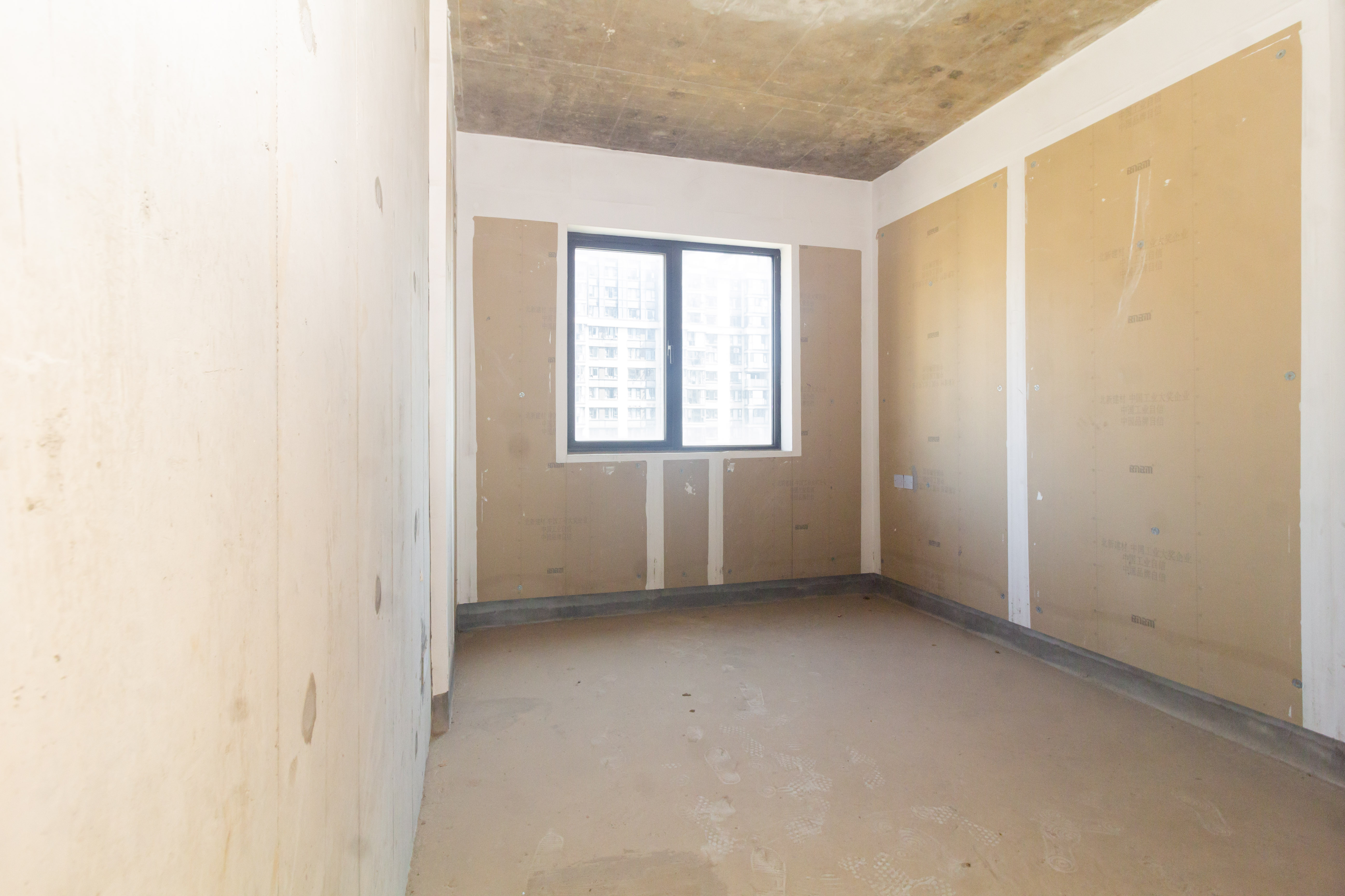 龙湖碧桂园天宸原著 4室2厅2卫 148.0万 龙湖碧桂园天宸原著 4室2厅2卫 148.0万卧室