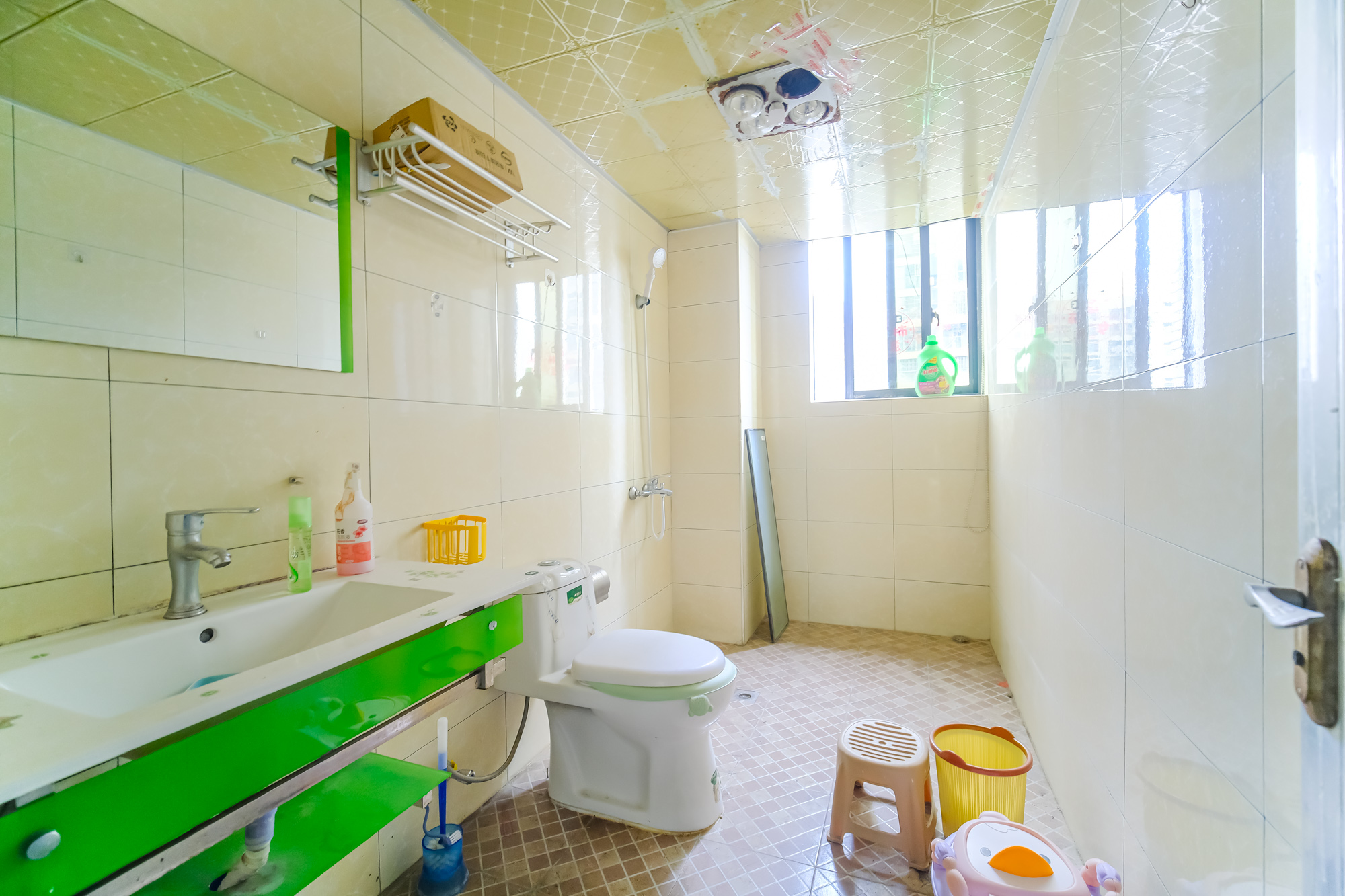 花样年华  4室2厅2卫    95.0万 花样年华  4室2厅2卫    95.0万卫生间