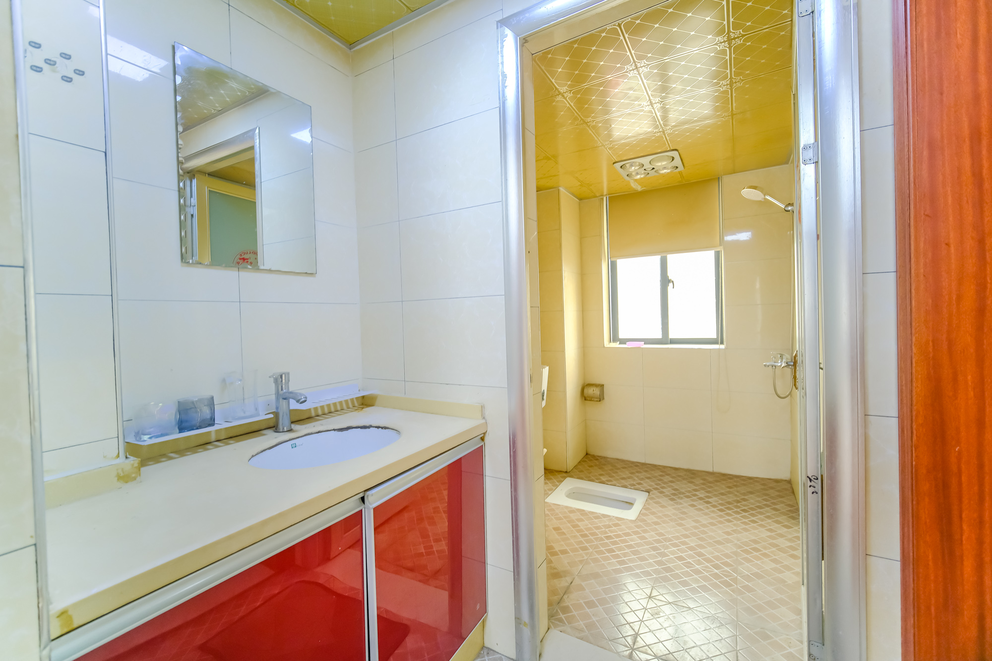 花样年华  4室2厅2卫    95.0万 花样年华  4室2厅2卫    95.0万卫生间