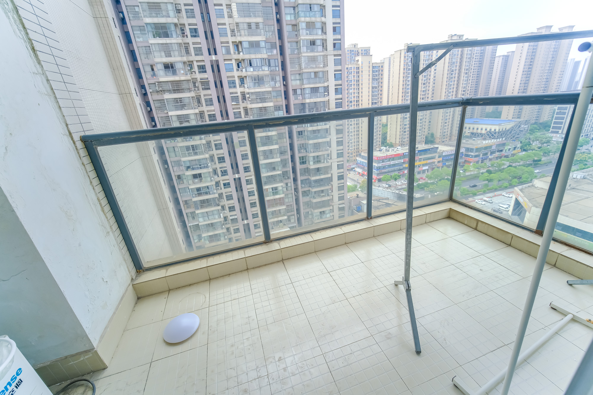 花样年华  4室2厅2卫    95.0万 花样年华  4室2厅2卫    95.0万阳台