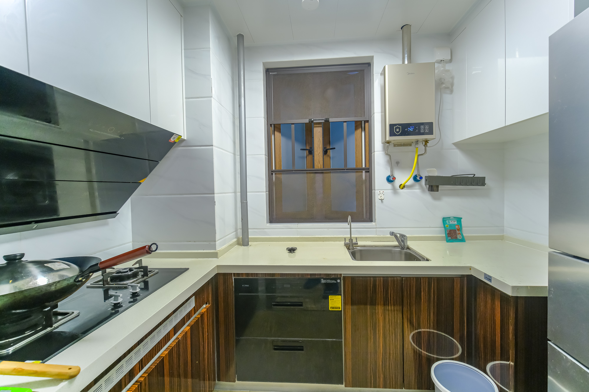 碧桂园翘楚棠  3室2厅2卫    105.88万 碧桂园翘楚棠  3室2厅2卫    105.88万厨房