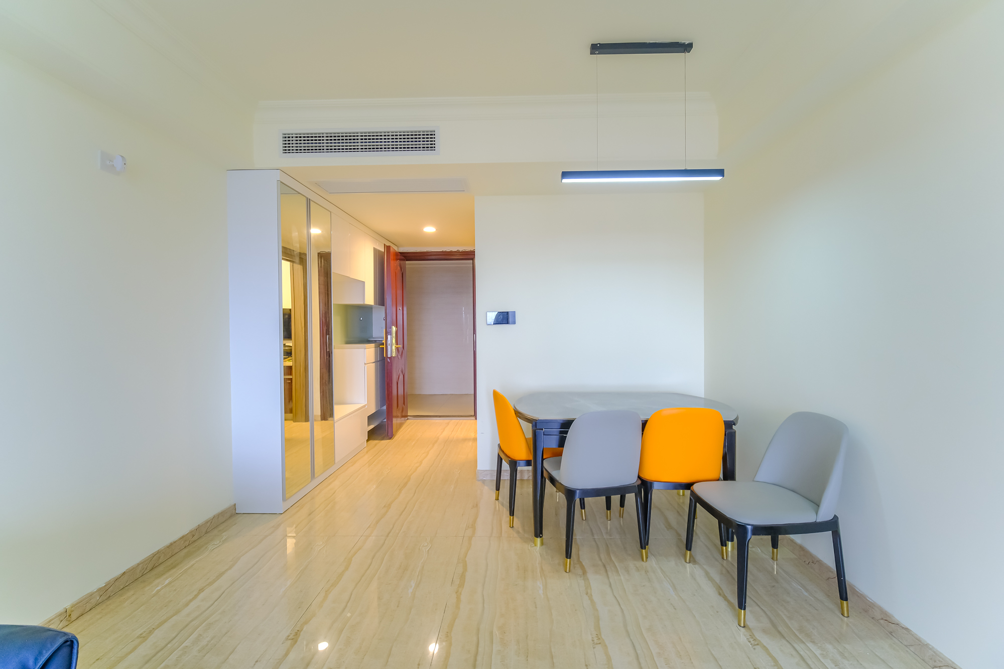 碧桂园翘楚棠  3室2厅2卫    105.88万 碧桂园翘楚棠  3室2厅2卫    105.88万客厅