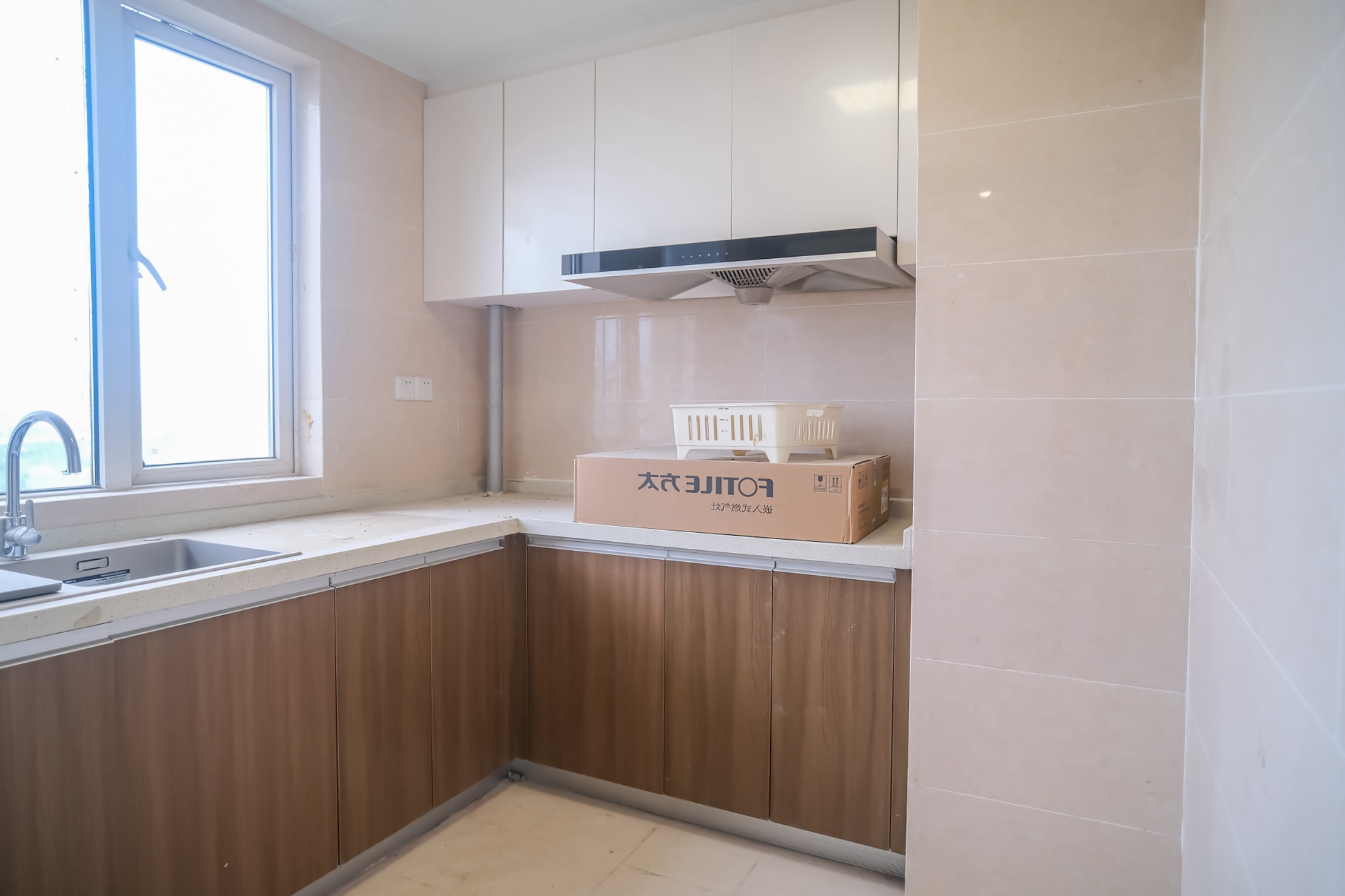 保利香槟国际 4室2厅2卫 97.0万 保利香槟国际 4室2厅2卫 97.0万厨房