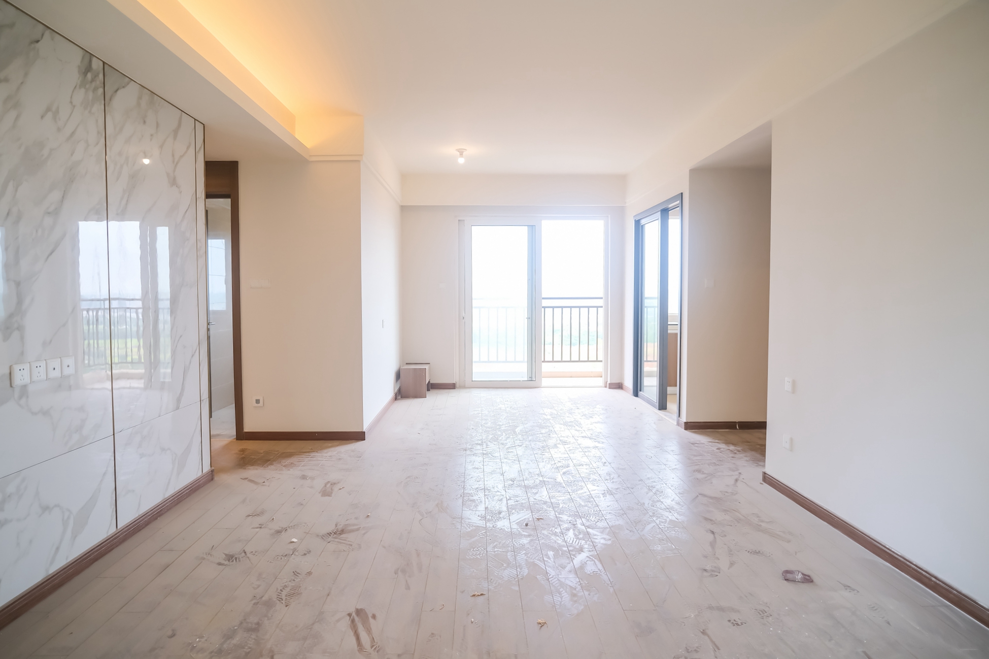 保利香槟国际 4室2厅2卫 97.0万 保利香槟国际 4室2厅2卫 97.0万客厅