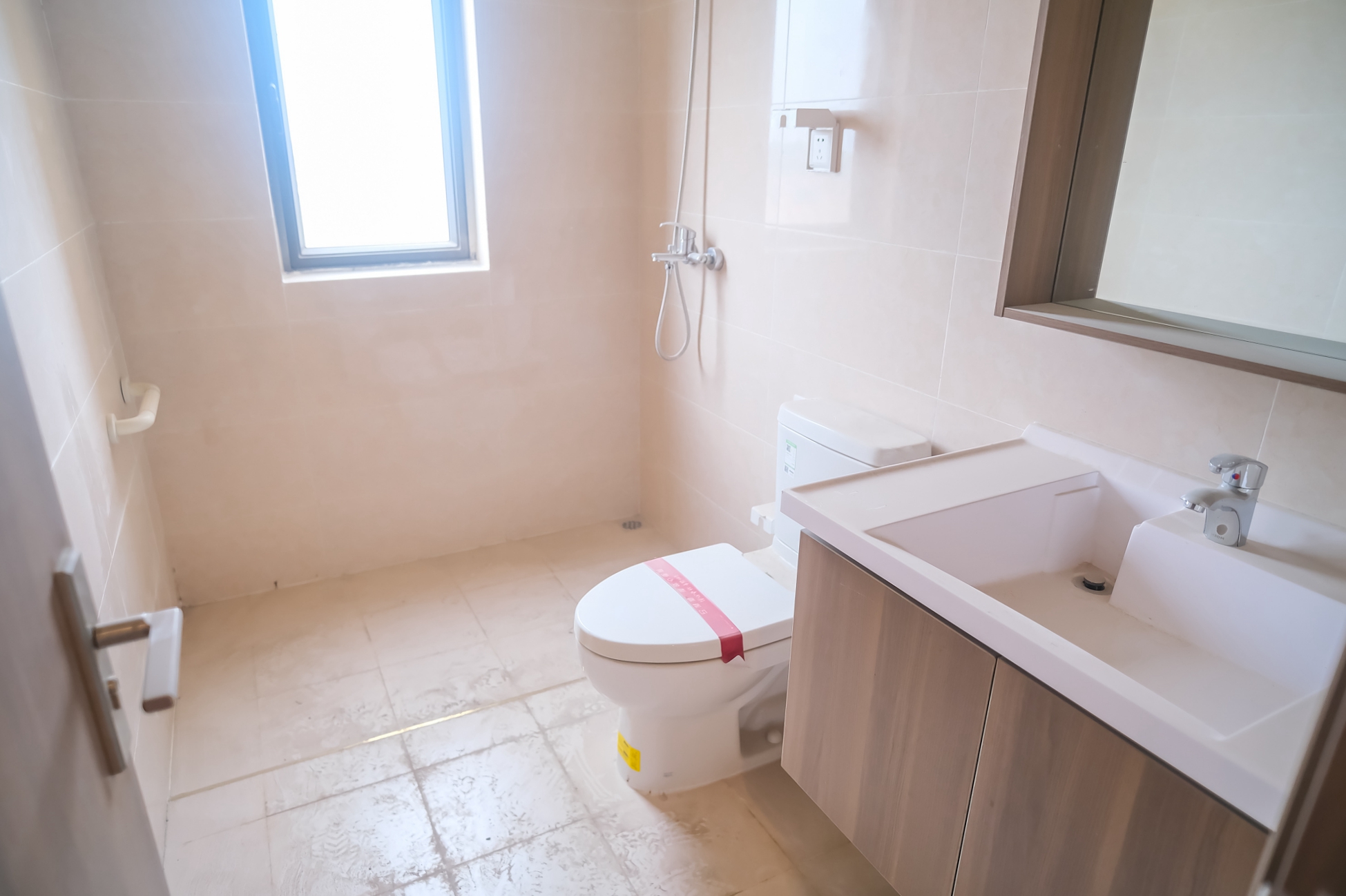 保利香槟国际 4室2厅2卫 97.0万 保利香槟国际 4室2厅2卫 97.0万卫生间