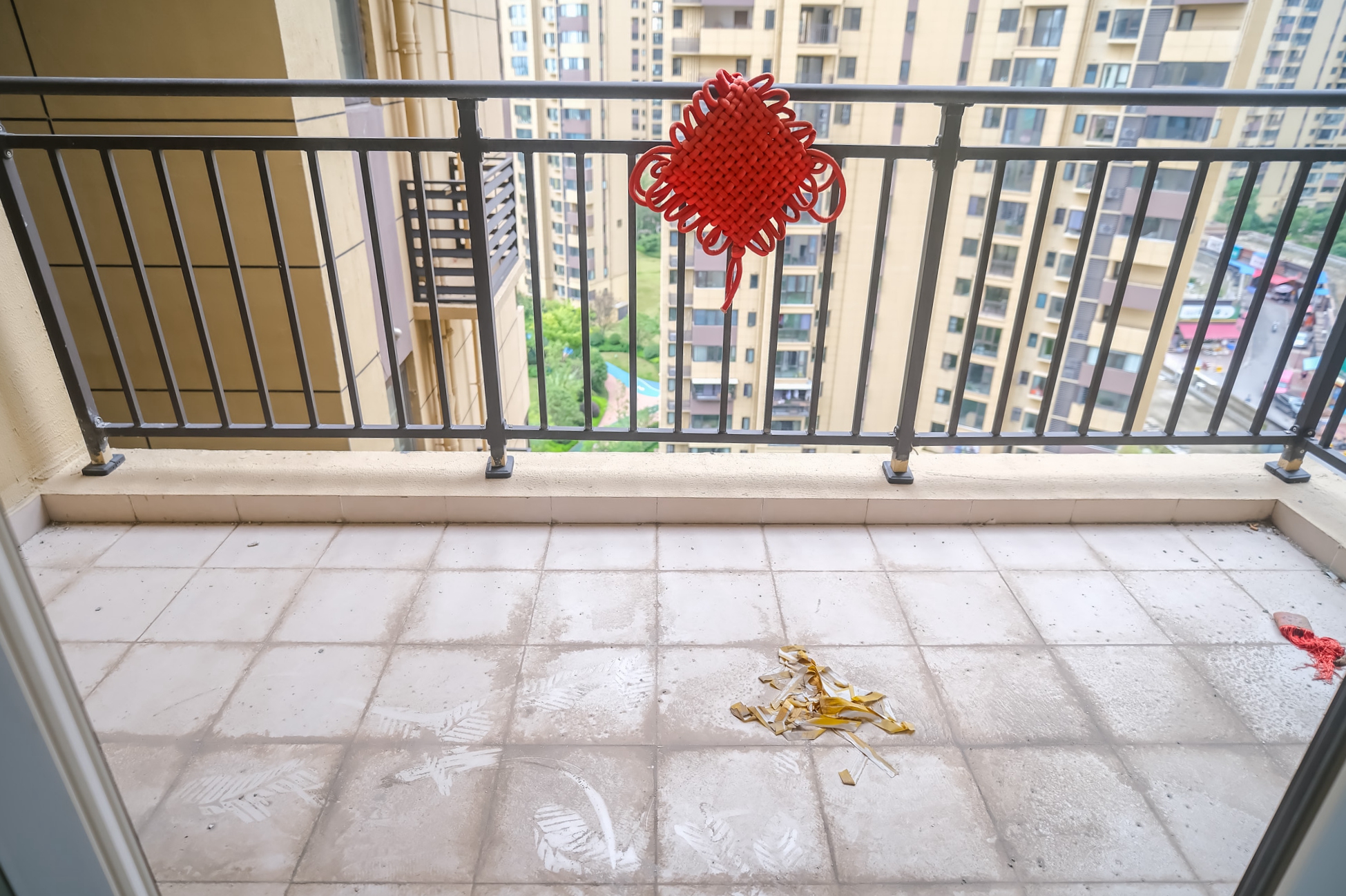 保利香槟国际 4室2厅2卫 97.0万 保利香槟国际 4室2厅2卫 97.0万阳台