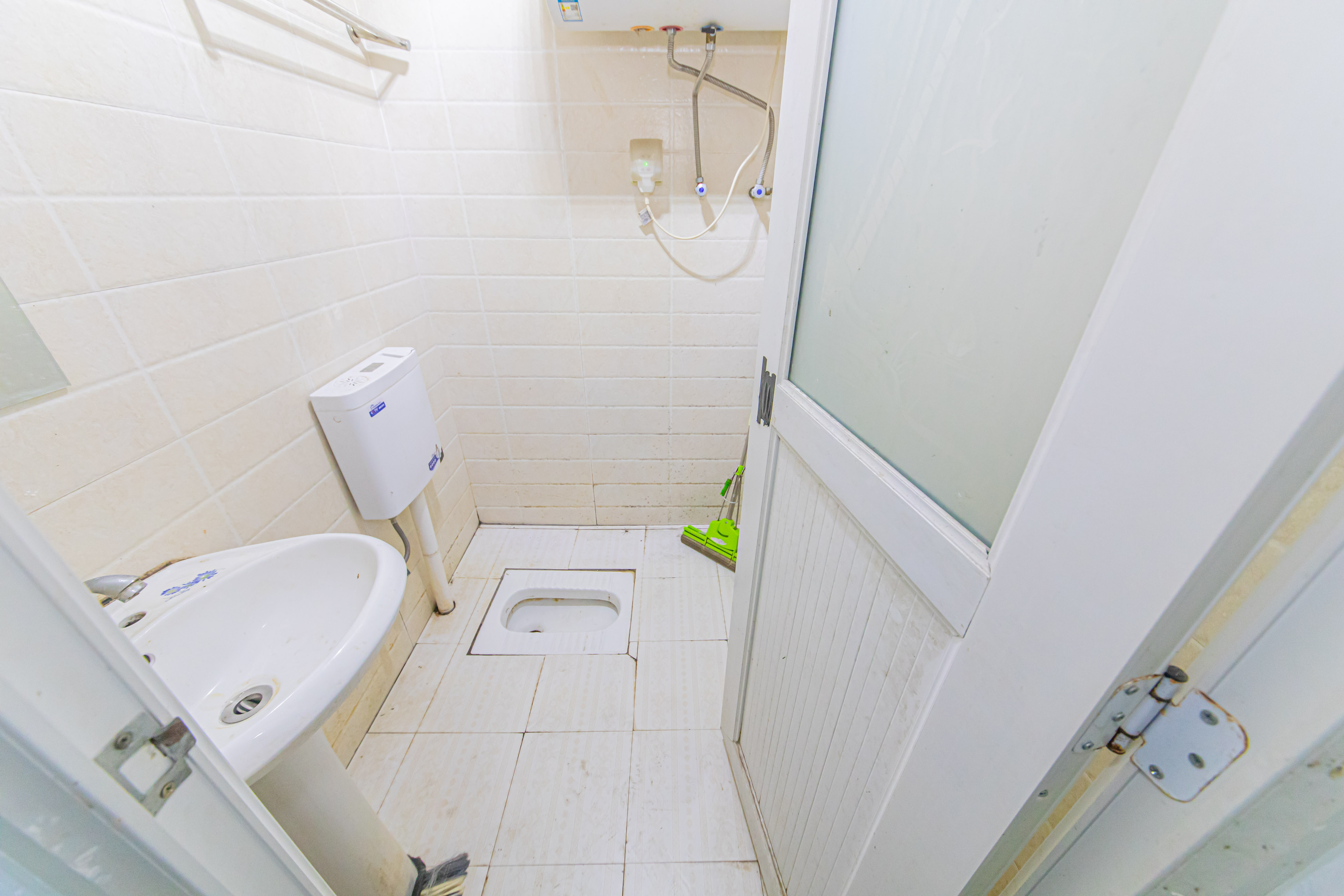 鑫远悦城（鑫远悦时代）  4室2厅2卫    120.0万卫生间