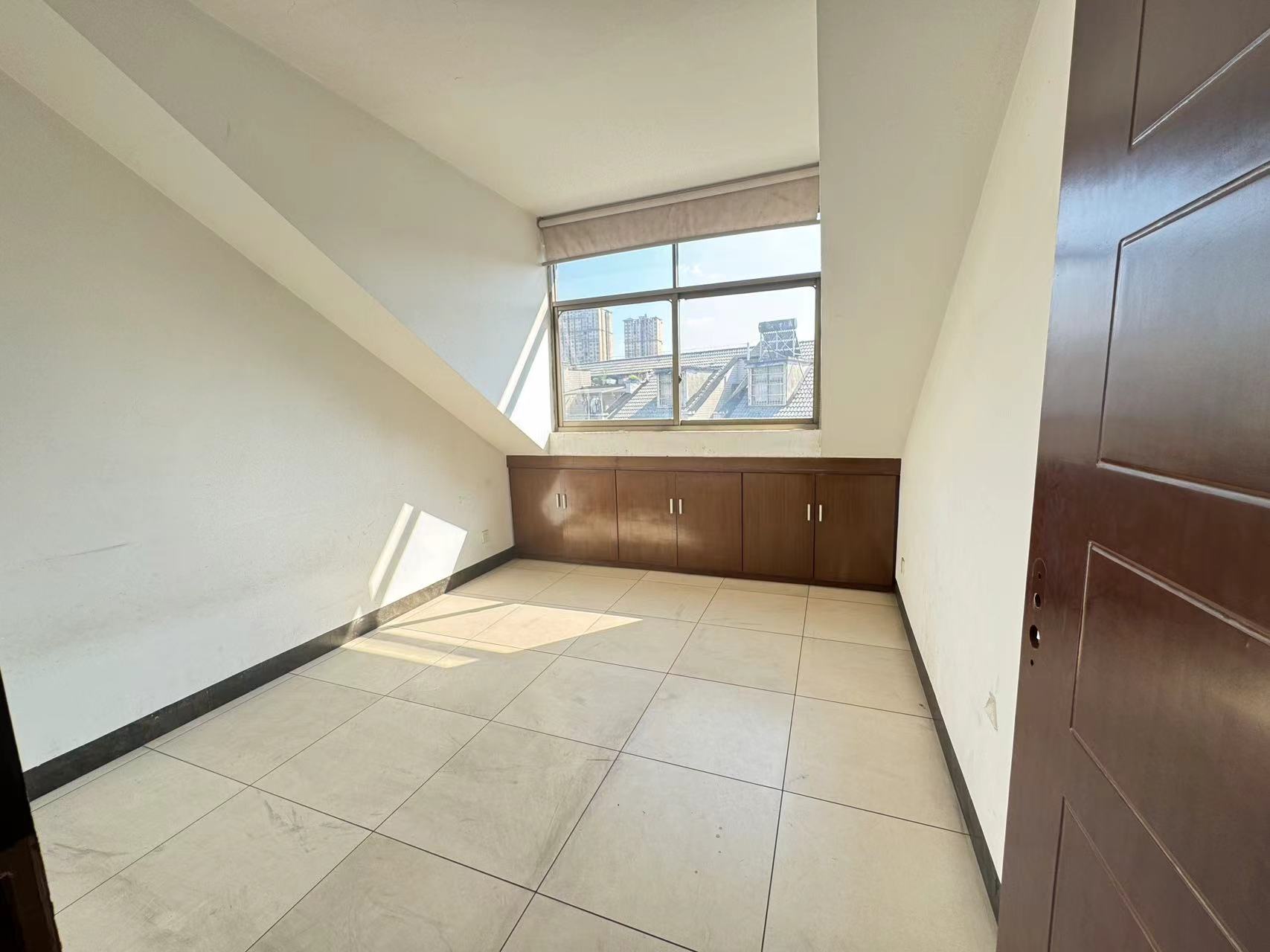 江南世家  5室2厅3卫    38.8万 江南世家  5室2厅3卫    38.8万室内图