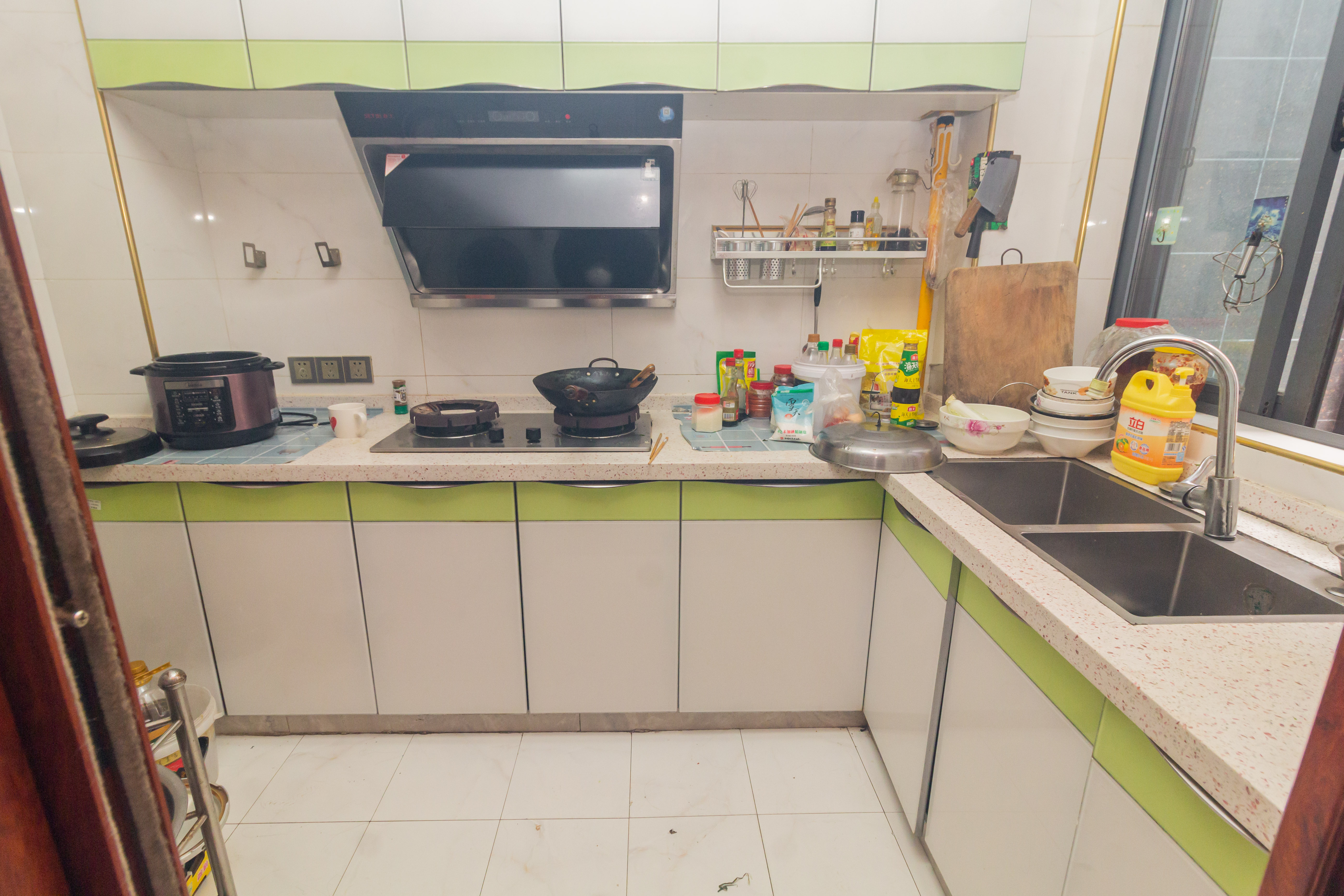 辉宏橄榄城  4室2厅2卫    76.8万 辉宏橄榄城  4室2厅2卫    76.8万厨房