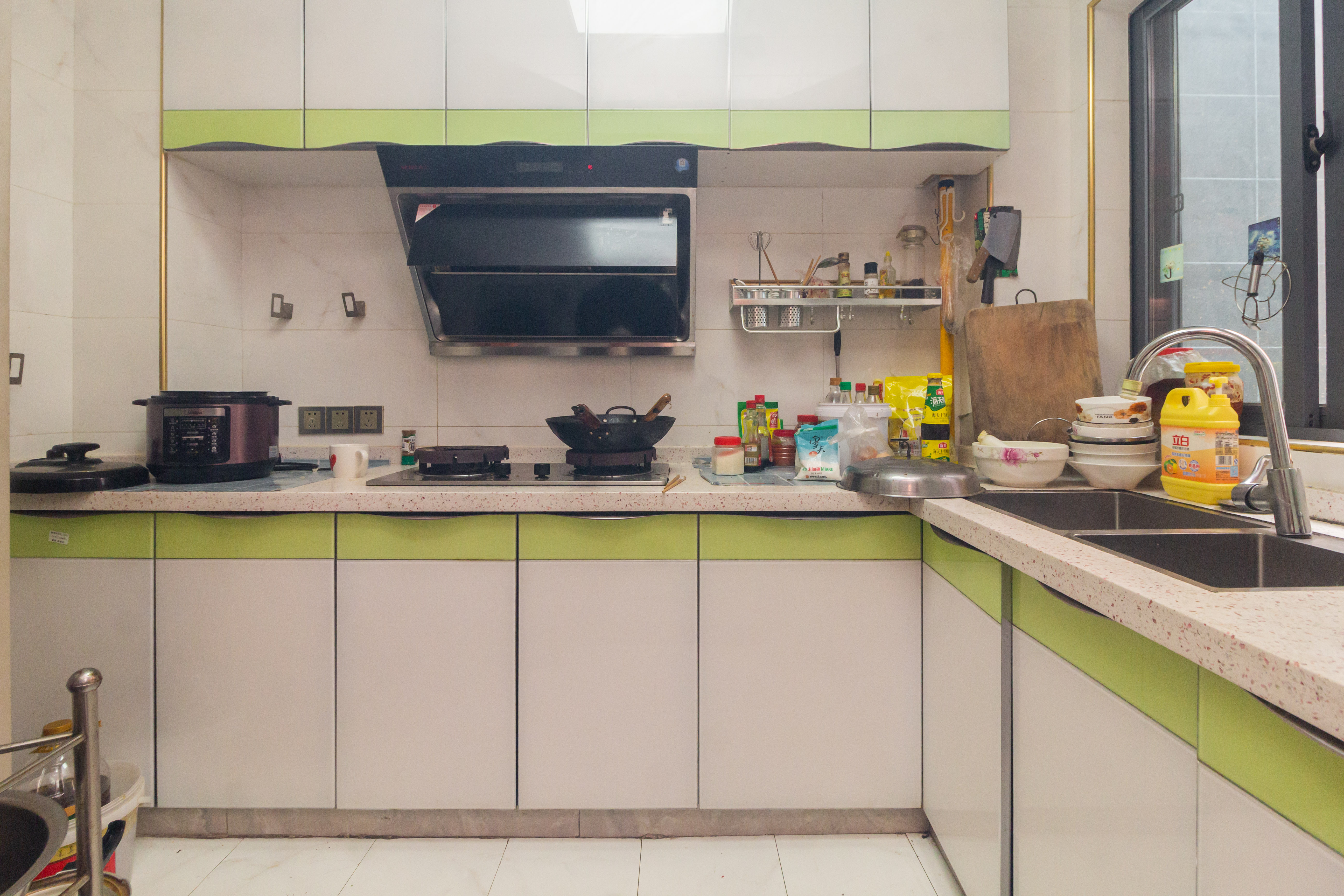 辉宏橄榄城  4室2厅2卫    76.8万 辉宏橄榄城  4室2厅2卫    76.8万厨房