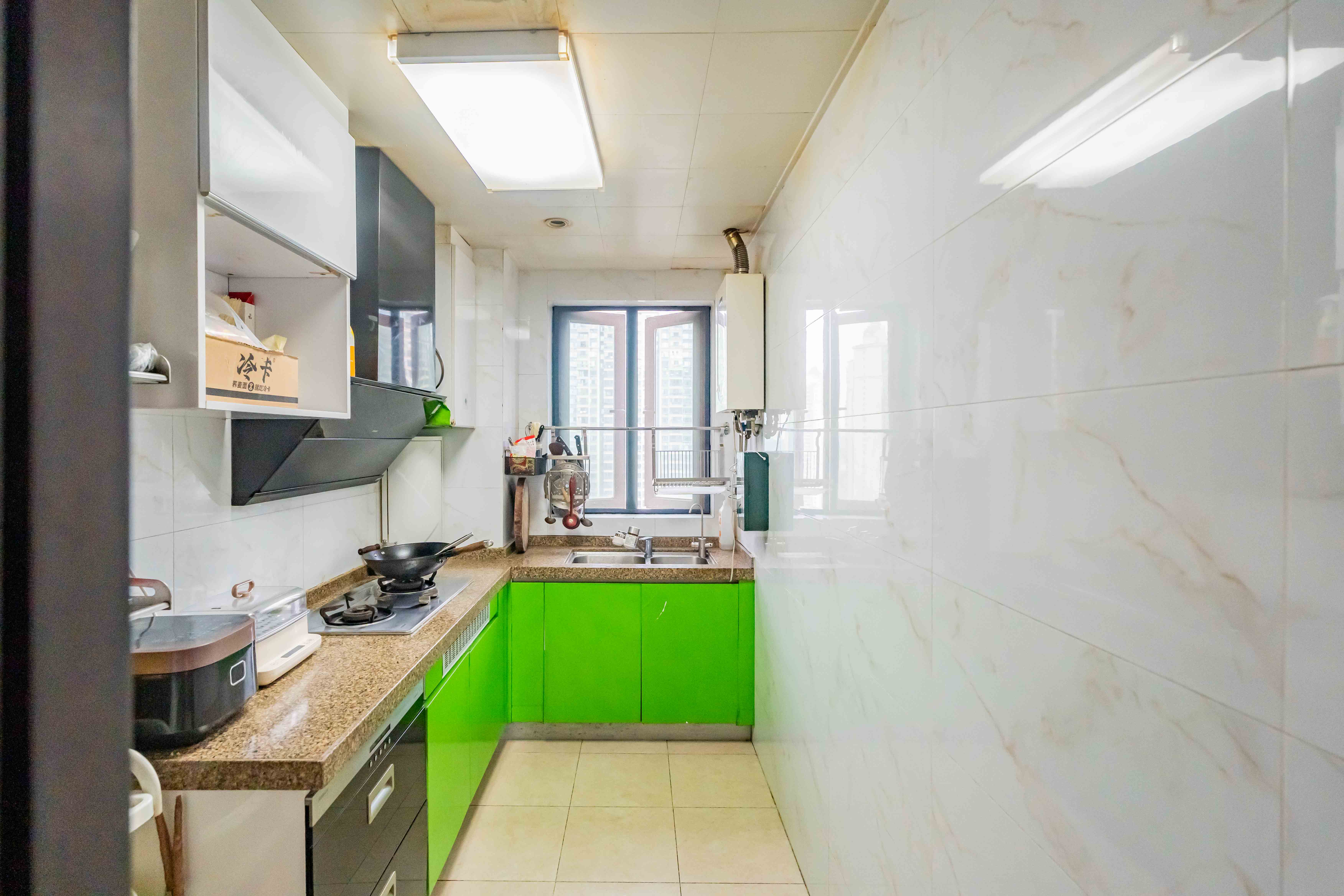 恒大雅苑  3室2厅2卫    118.0万 恒大雅苑  3室2厅2卫    118.0万厨房