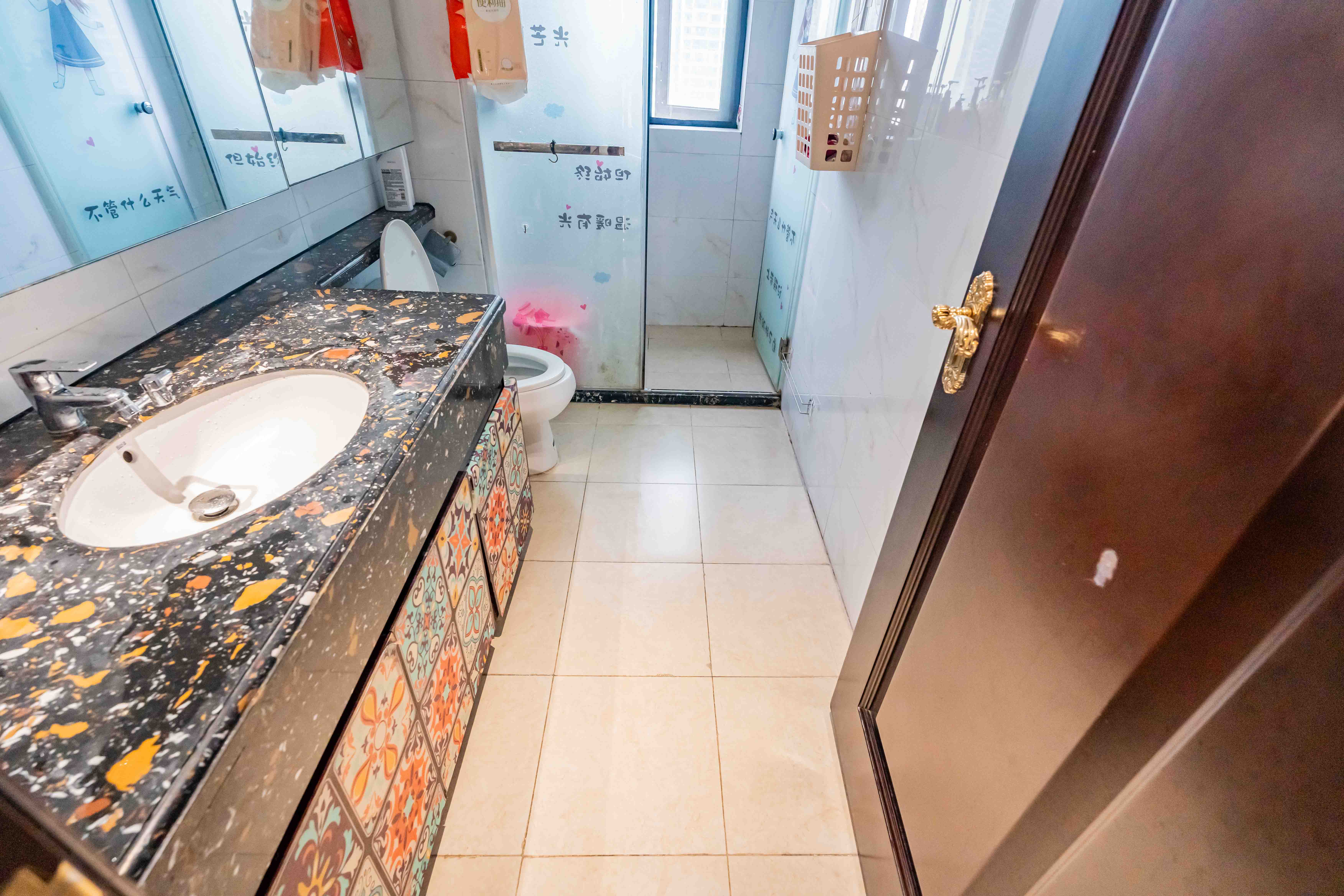 恒大雅苑  3室2厅2卫    118.0万 恒大雅苑  3室2厅2卫    118.0万卫生间