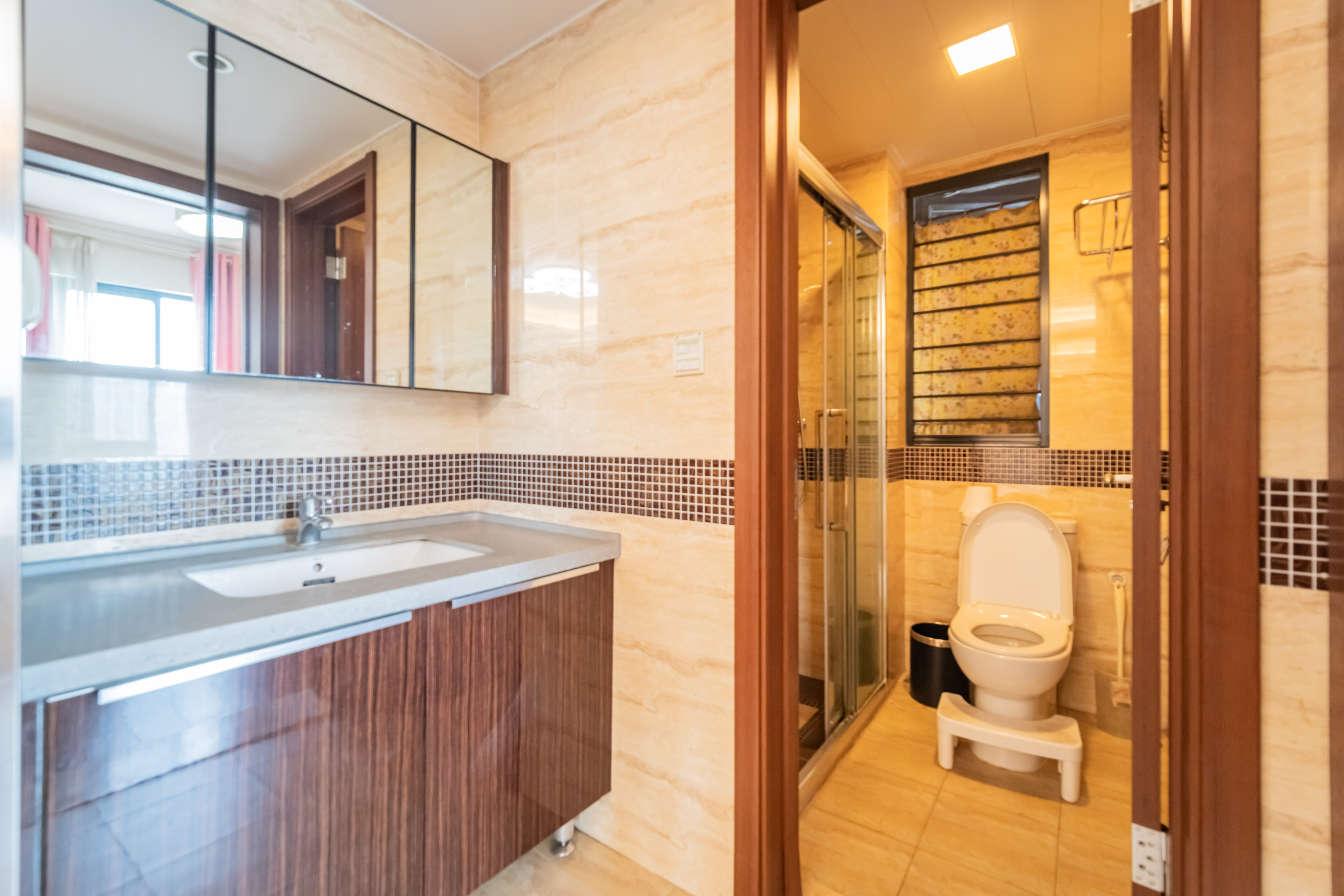 万科金域华府三四期  1室2厅1卫    98.0万卫生间