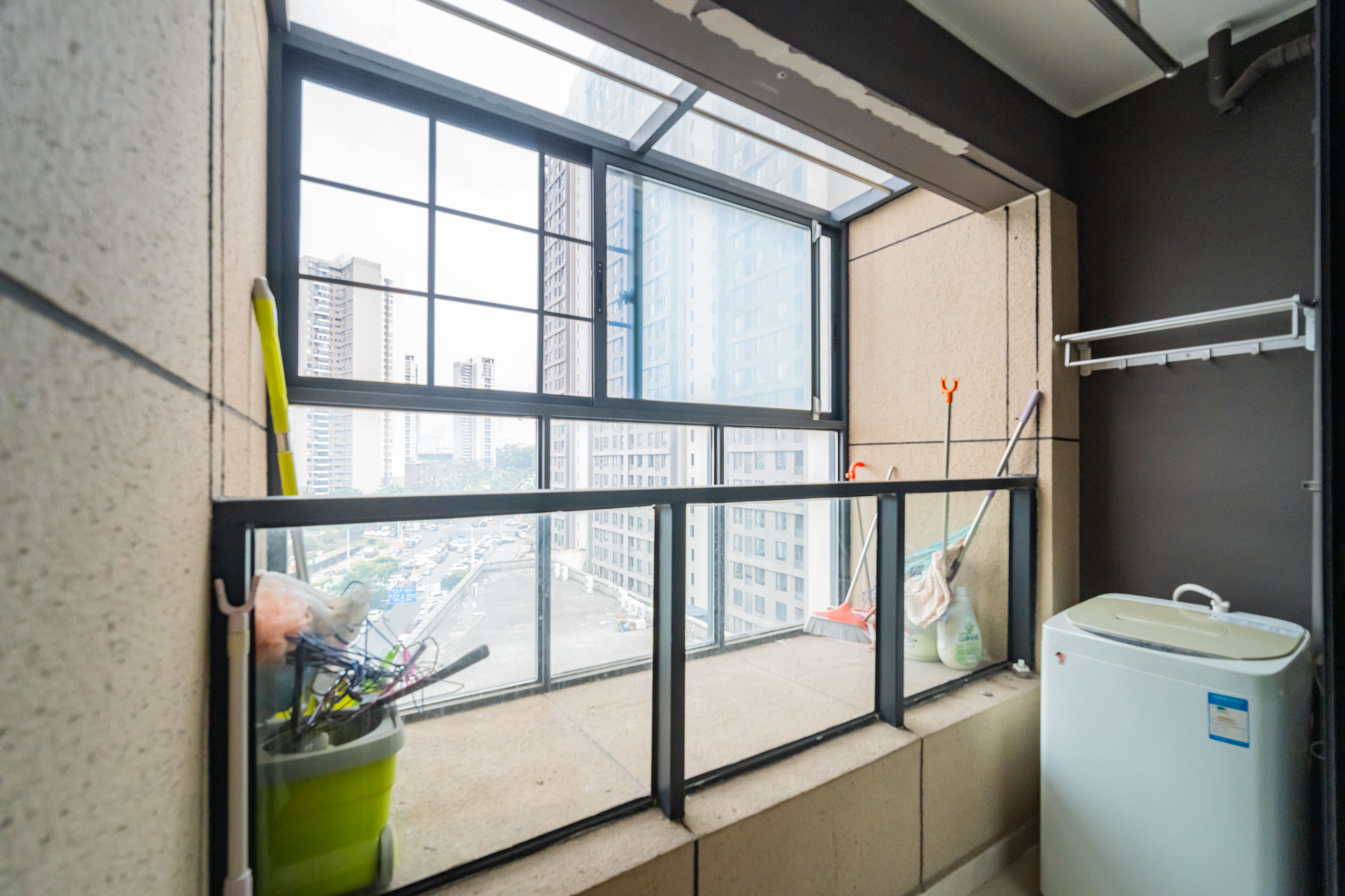 万科金域华府三四期  1室2厅1卫    98.0万其他