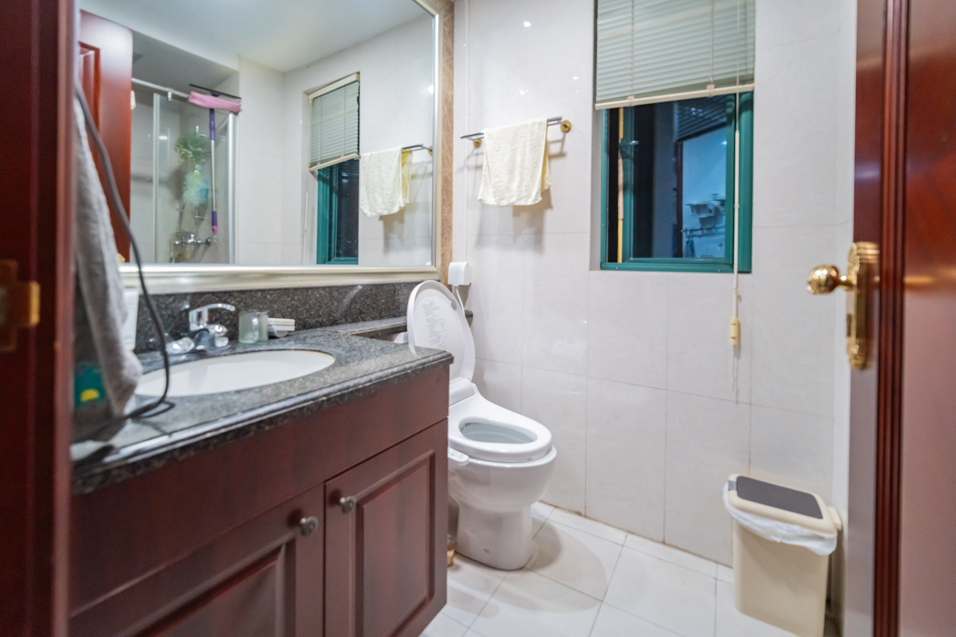 恒大绿洲 3室2厅2卫 185.00万 恒大绿洲 3室2厅2卫 185.00万卫生间