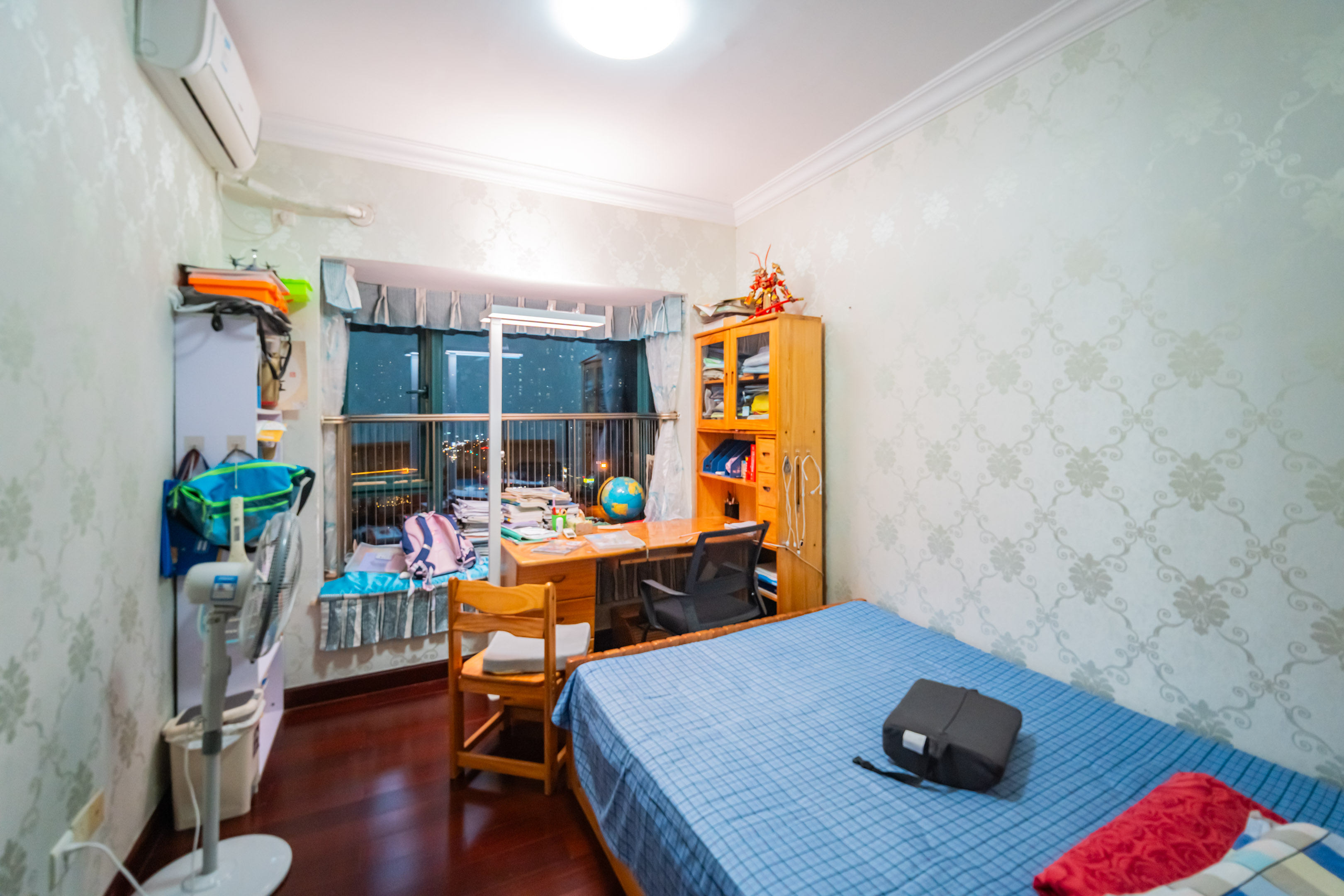 恒大绿洲 3室2厅2卫 185.00万 恒大绿洲 3室2厅2卫 185.00万卧室