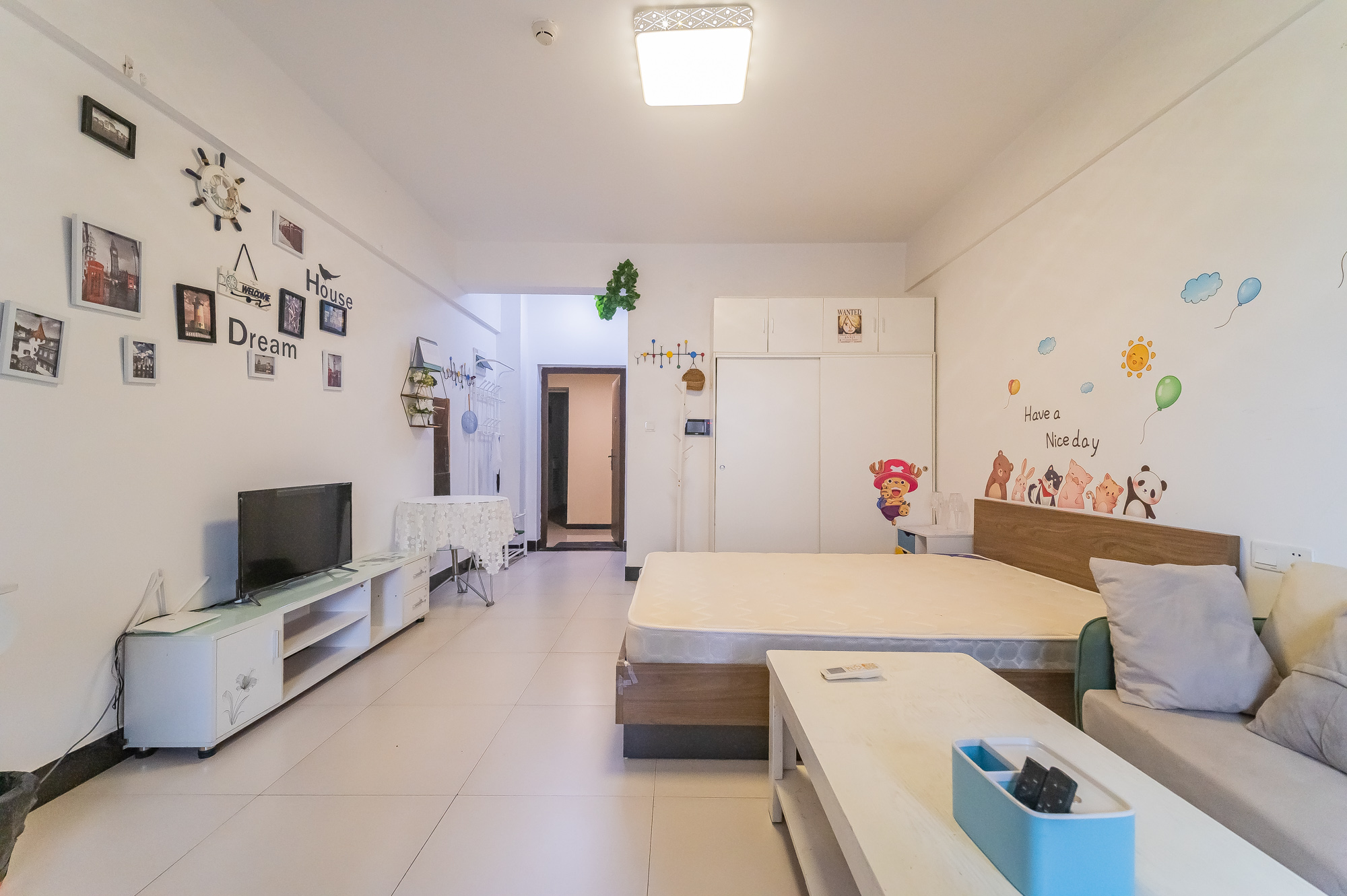 未来漫城 1室1厅1卫 38.8万 未来漫城 1室1厅1卫 38.8万客厅