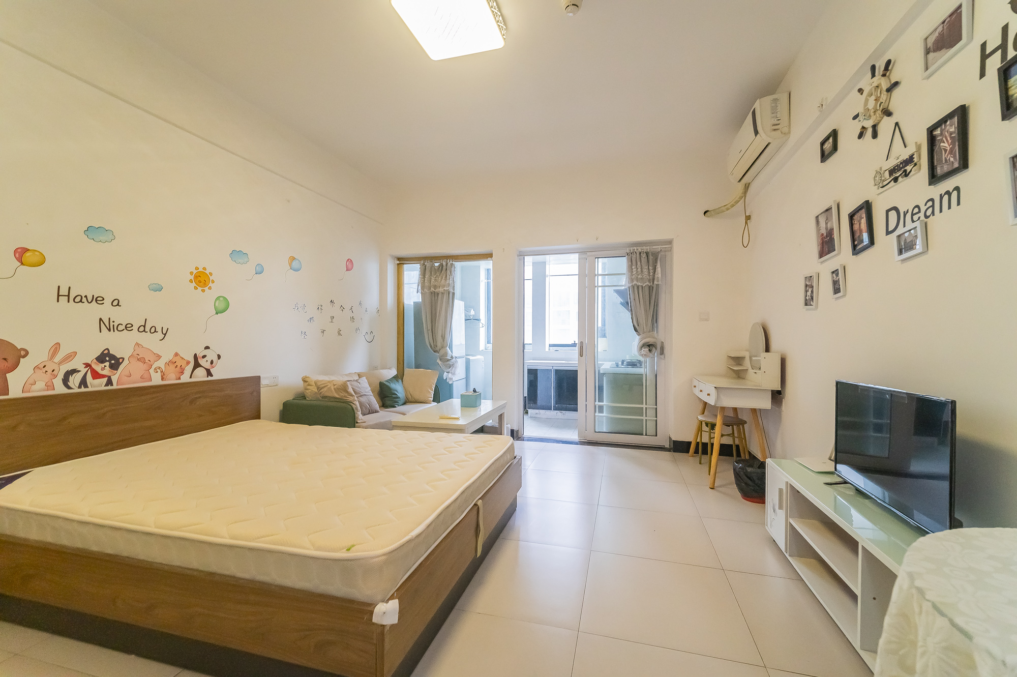 未来漫城 1室1厅1卫 38.8万 未来漫城 1室1厅1卫 38.8万客厅