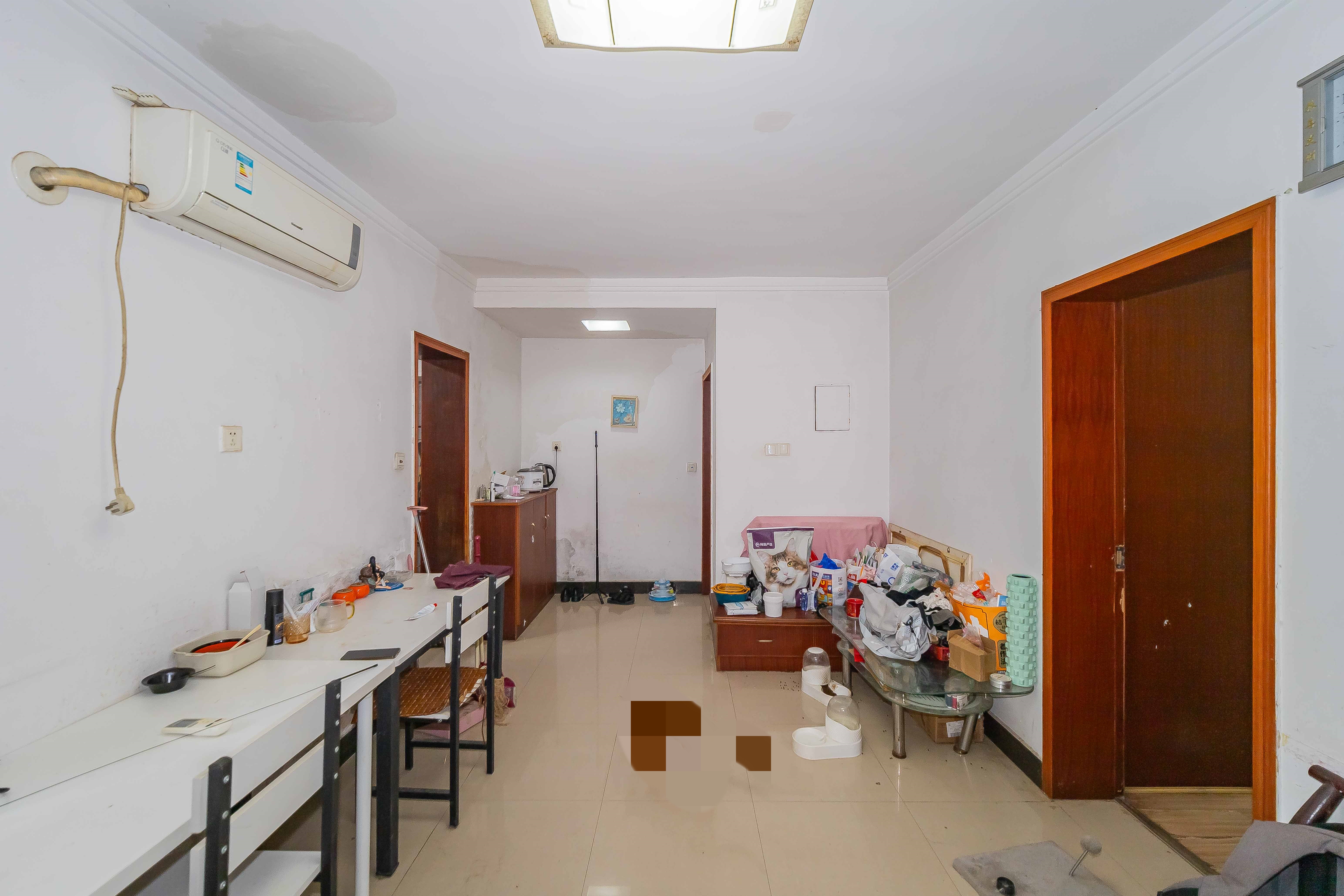 向东南社区 2室1厅1卫 30.9万 向东南社区 2室1厅1卫 30.9万客厅