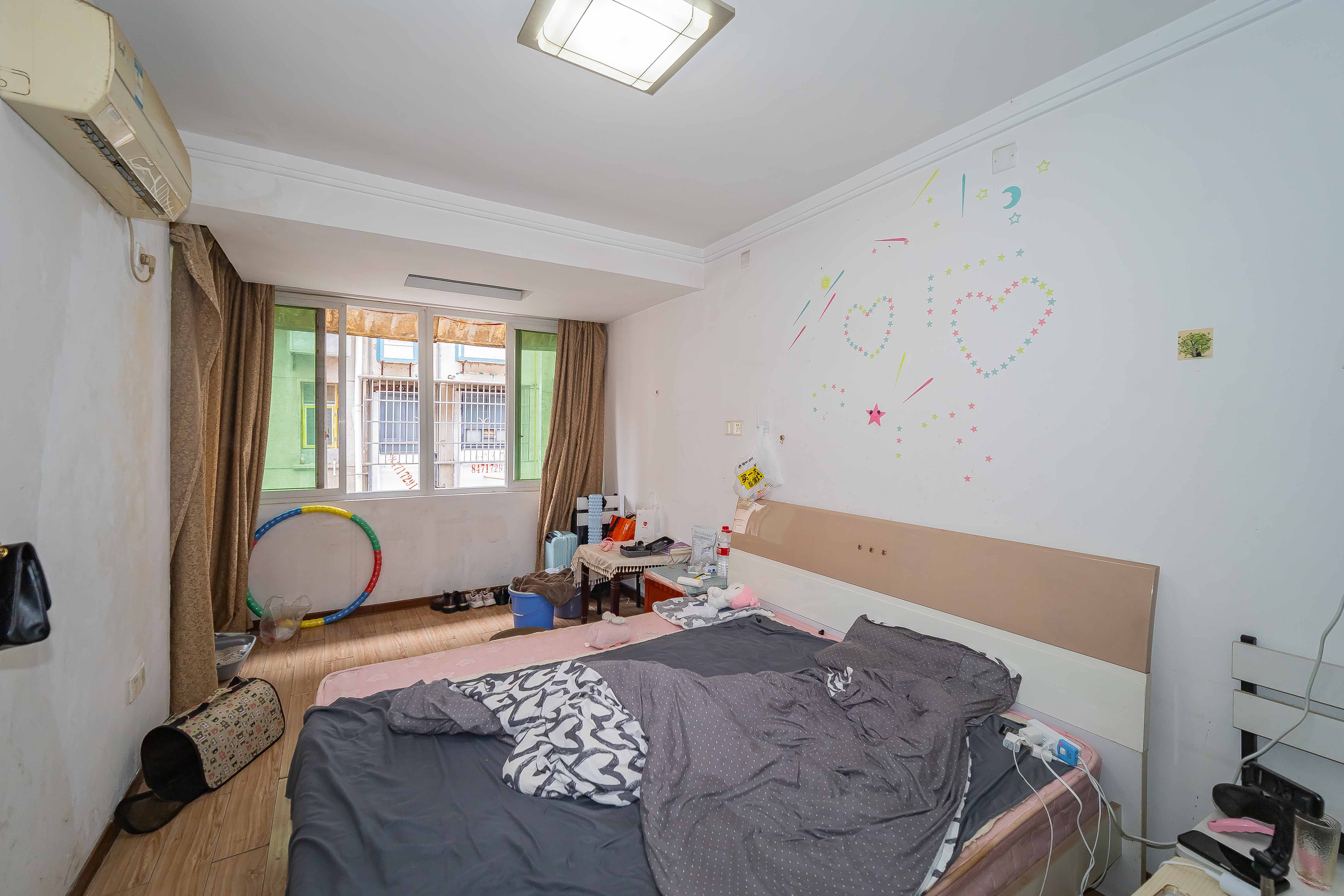 向东南社区 2室1厅1卫 30.9万 向东南社区 2室1厅1卫 30.9万卧室