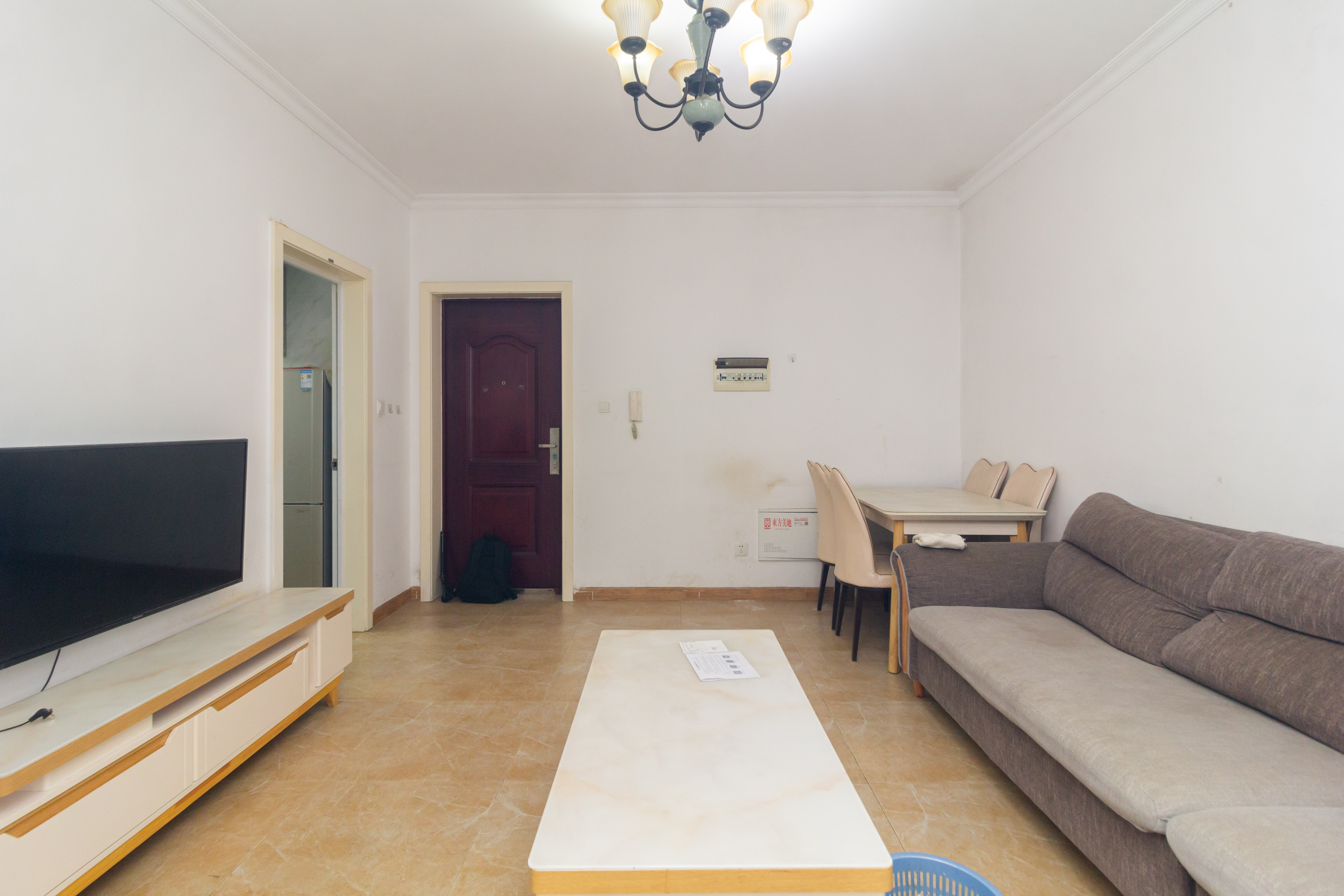 东方美地 2室2厅1卫 48.8万 东方美地 2室2厅1卫 48.8万客厅