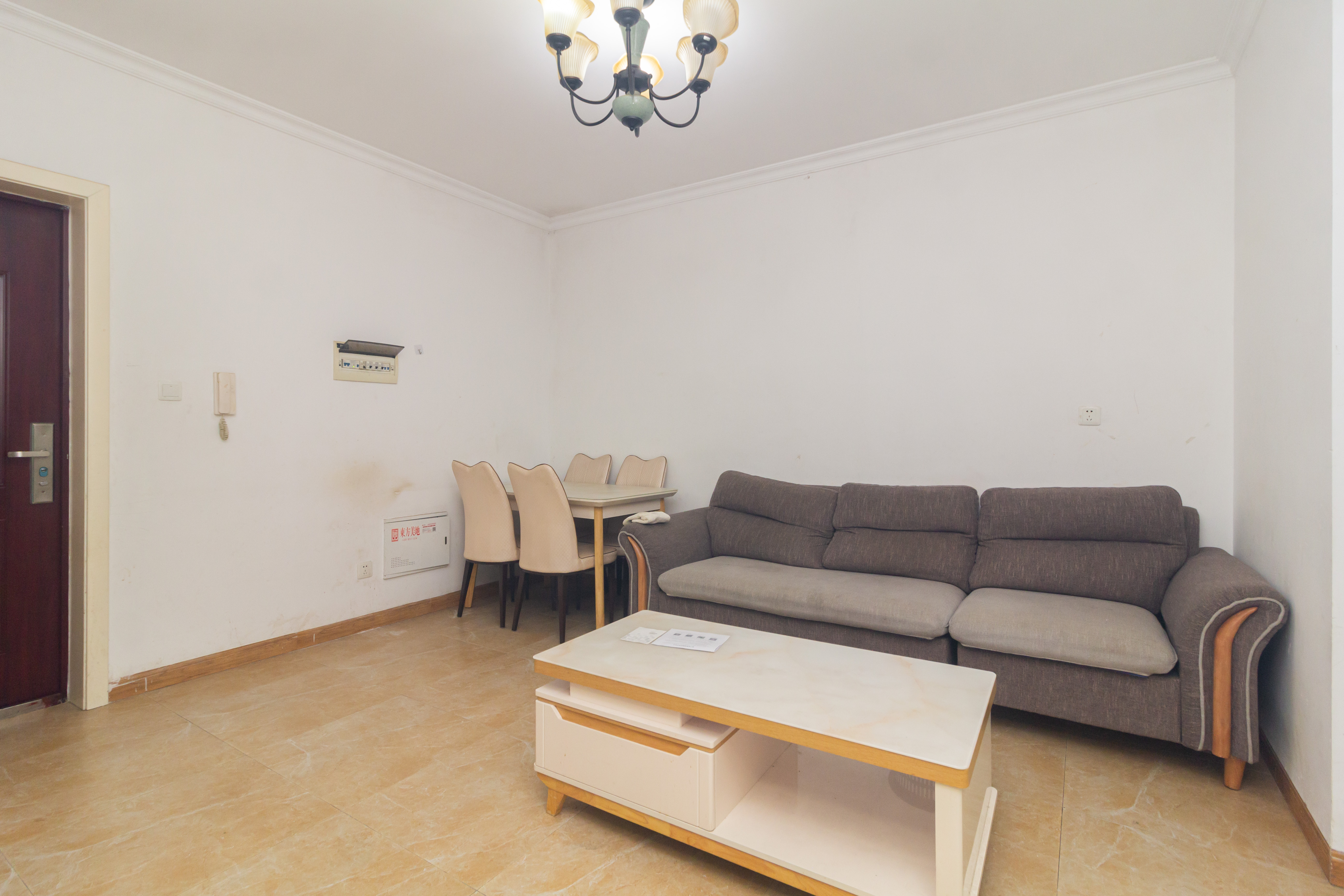 东方美地 2室2厅1卫 48.8万 东方美地 2室2厅1卫 48.8万客厅