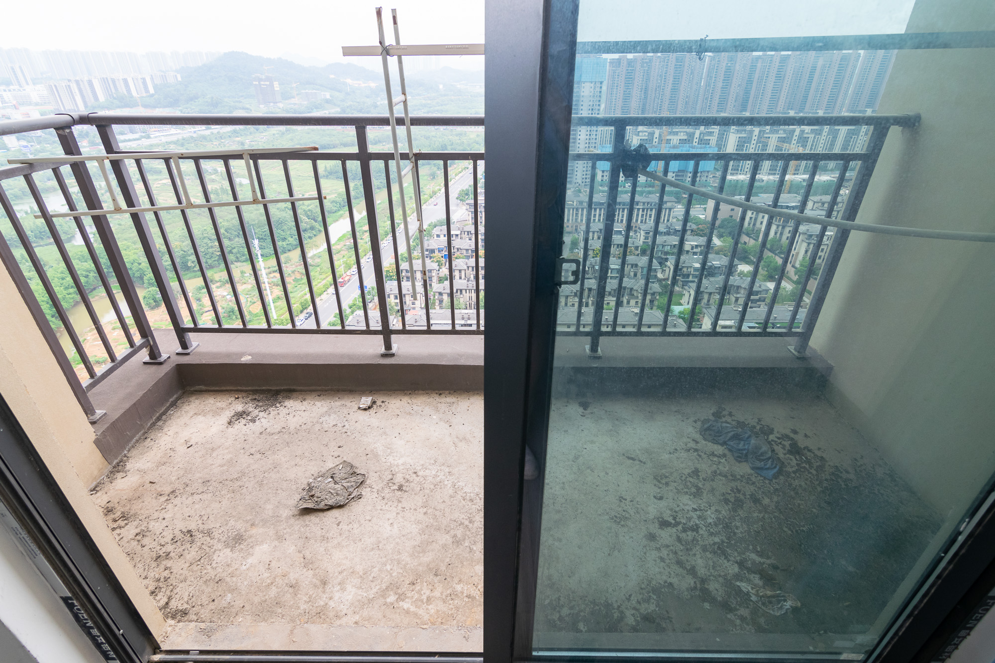 澳海望洲府  4室2厅2卫   84.50万阳台