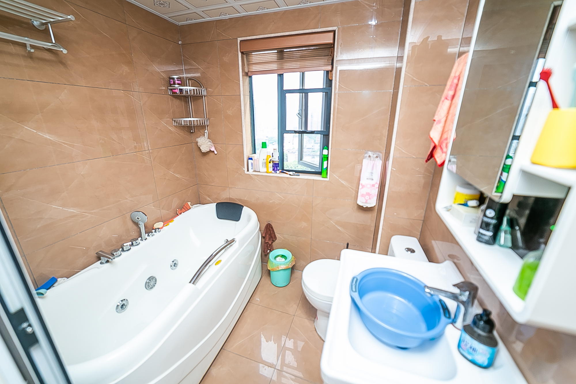 荣盛花语书苑  3室2厅2卫    115.0万 荣盛花语书苑  3室2厅2卫    115.0万卫生间