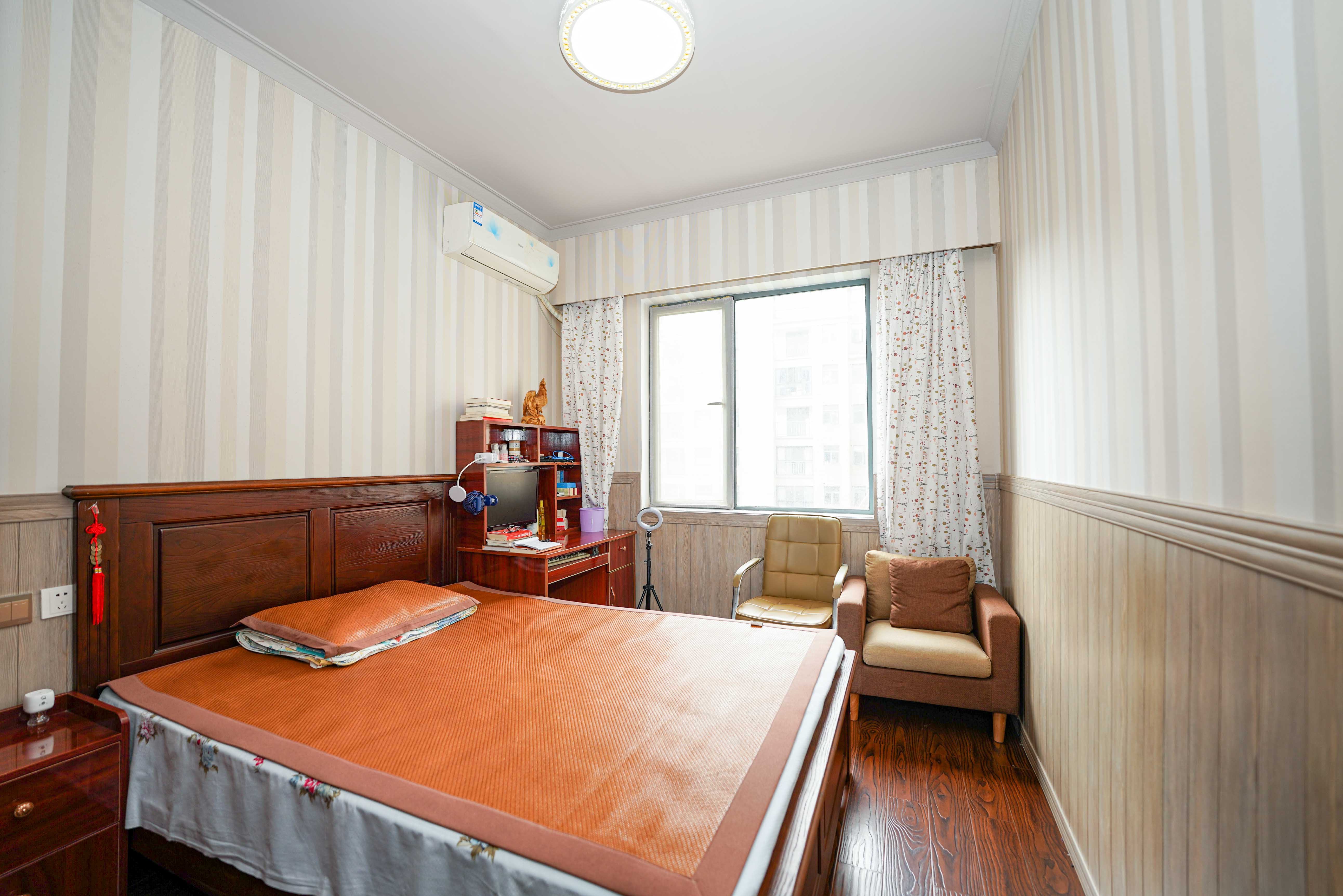 和美星城  4室2厅2卫    126.0万其他