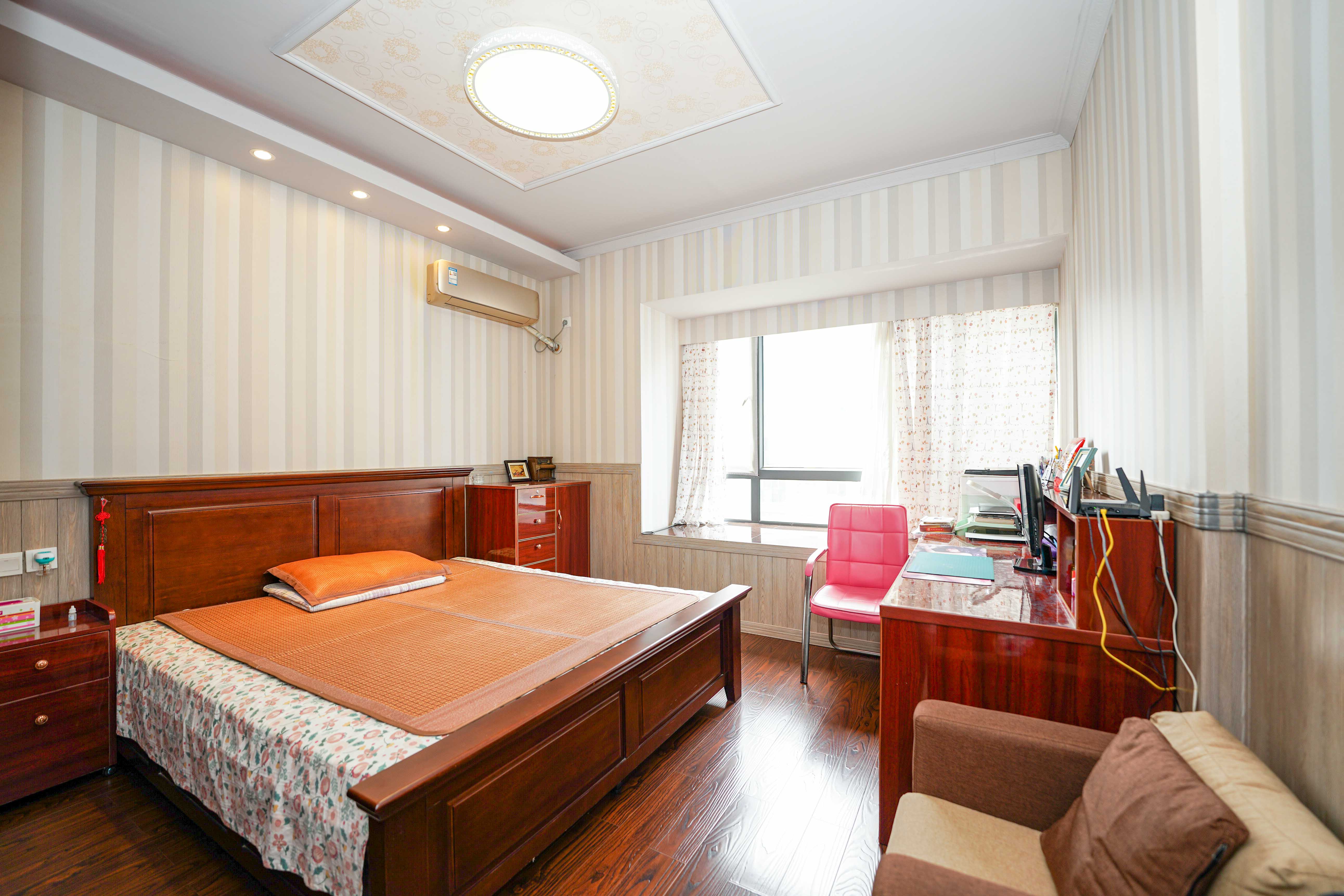 和美星城  4室2厅2卫    126.0万其他