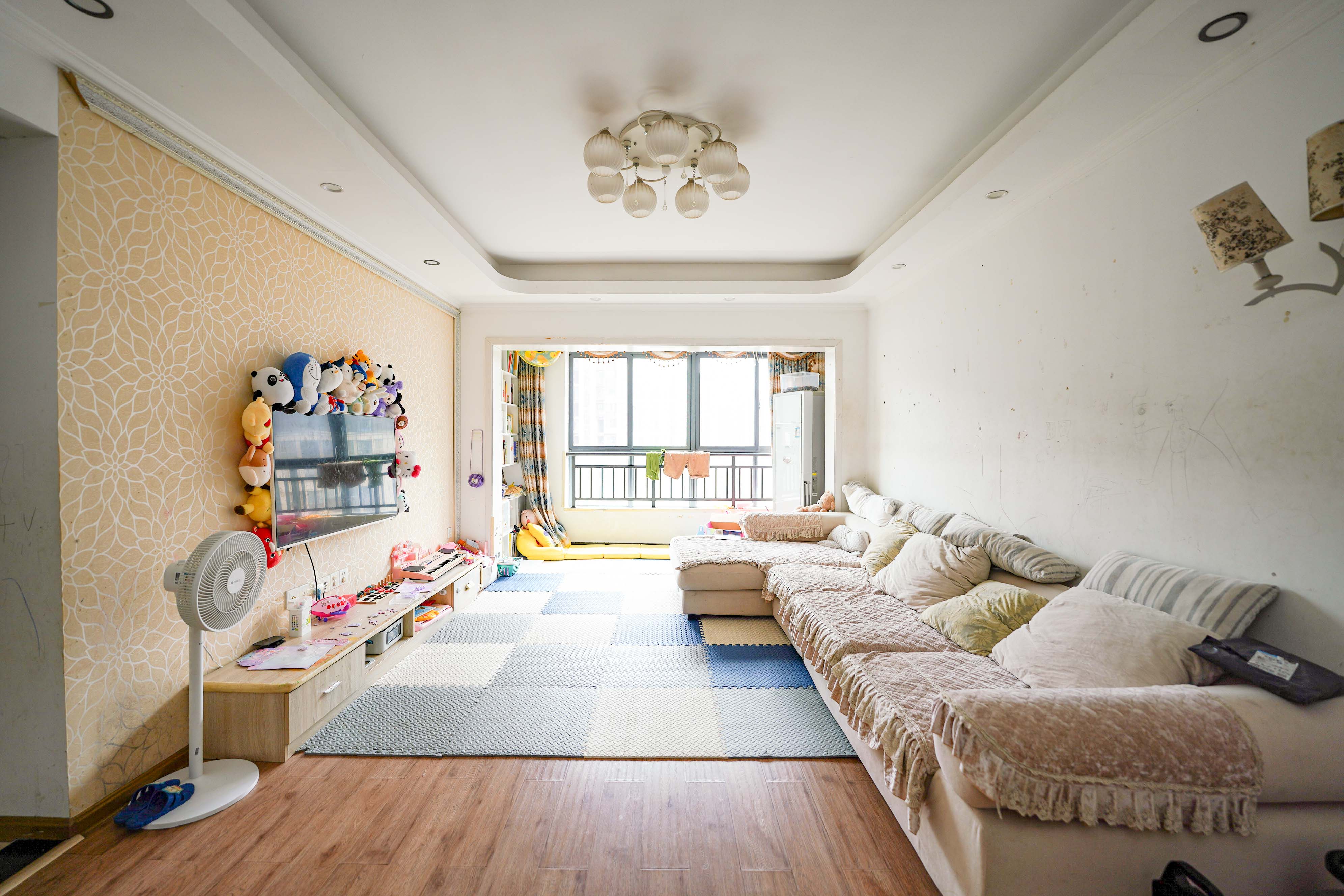 五矿紫湖香醍  1室0厅0卫    60.0万 五矿紫湖香醍  1室0厅0卫    60.0万客厅