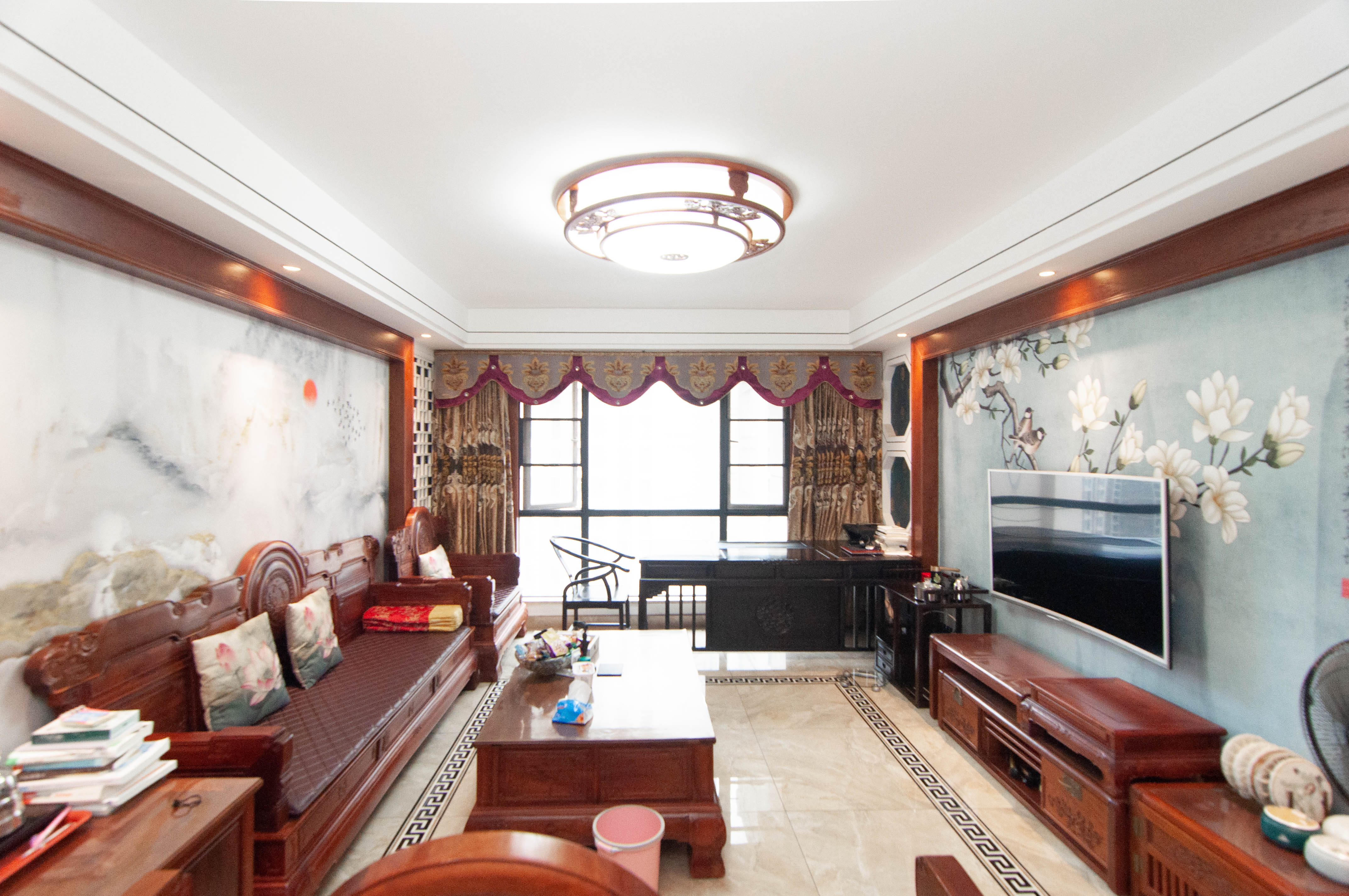 中海梅溪湖壹号 4室2厅2卫 289.0万 中海梅溪湖壹号 4室2厅2卫 289.0万客厅