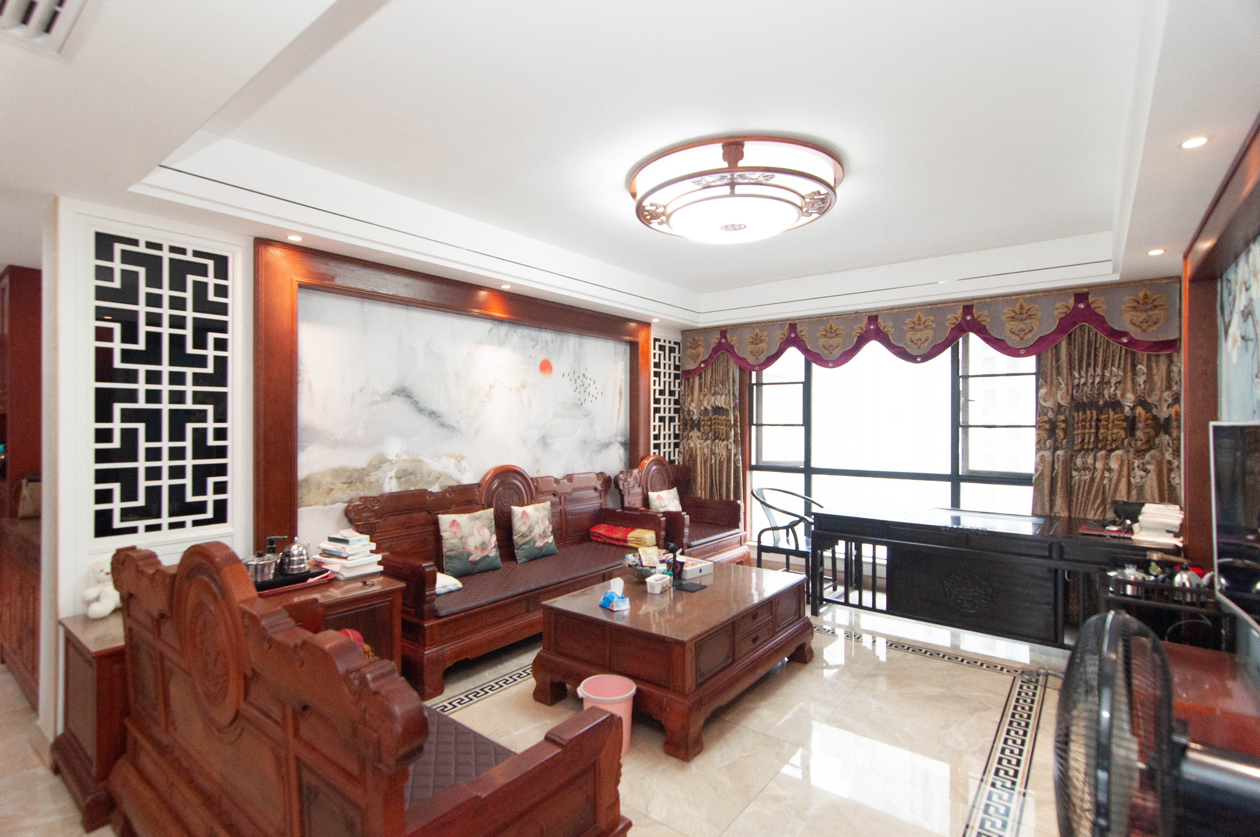 中海梅溪湖壹号 4室2厅2卫 289.0万 中海梅溪湖壹号 4室2厅2卫 289.0万客厅