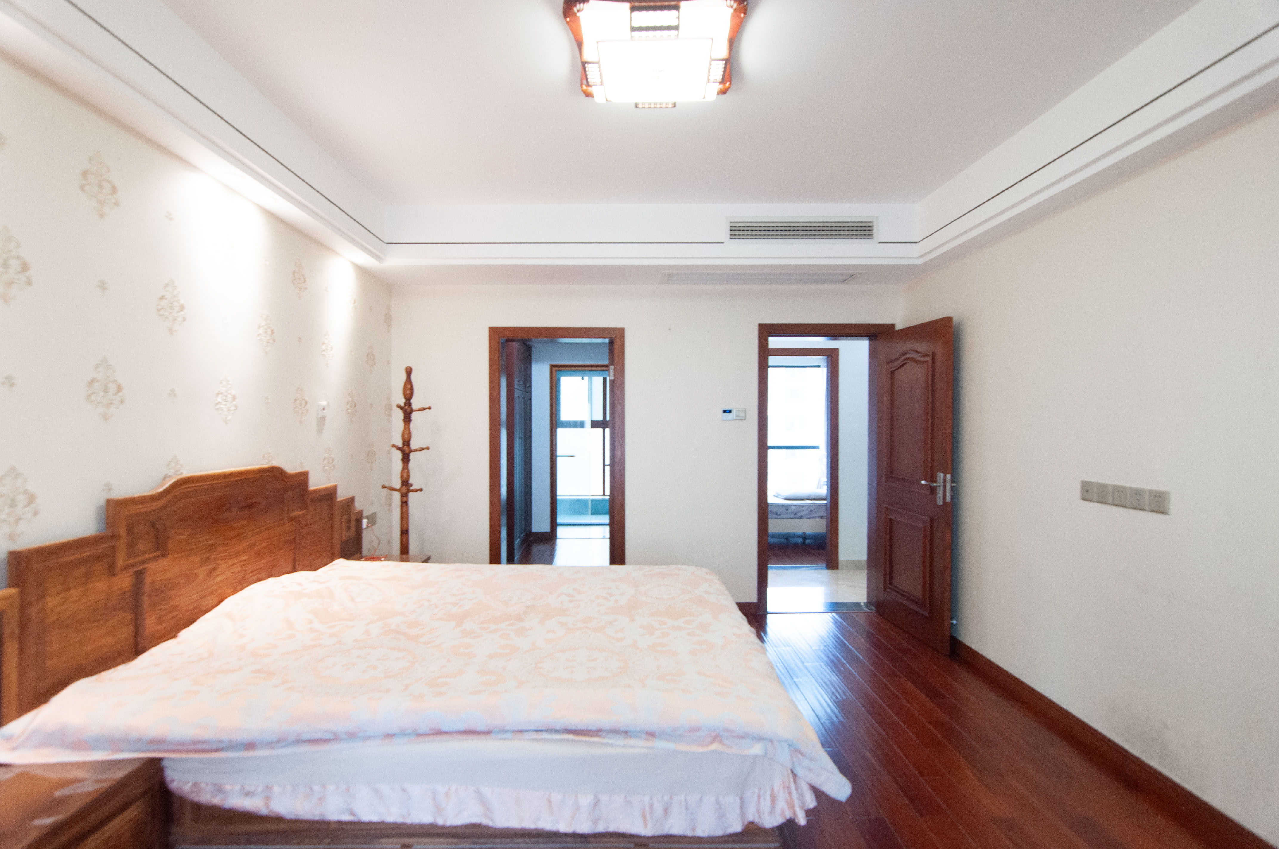 中海梅溪湖壹号 4室2厅2卫 289.0万 中海梅溪湖壹号 4室2厅2卫 289.0万其他