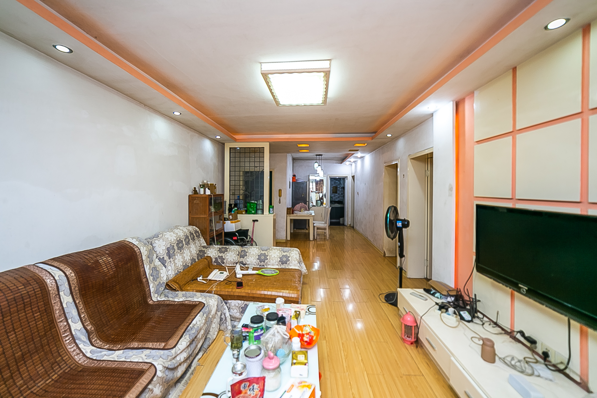 富绿新村  2室2厅1卫   50.00万客厅