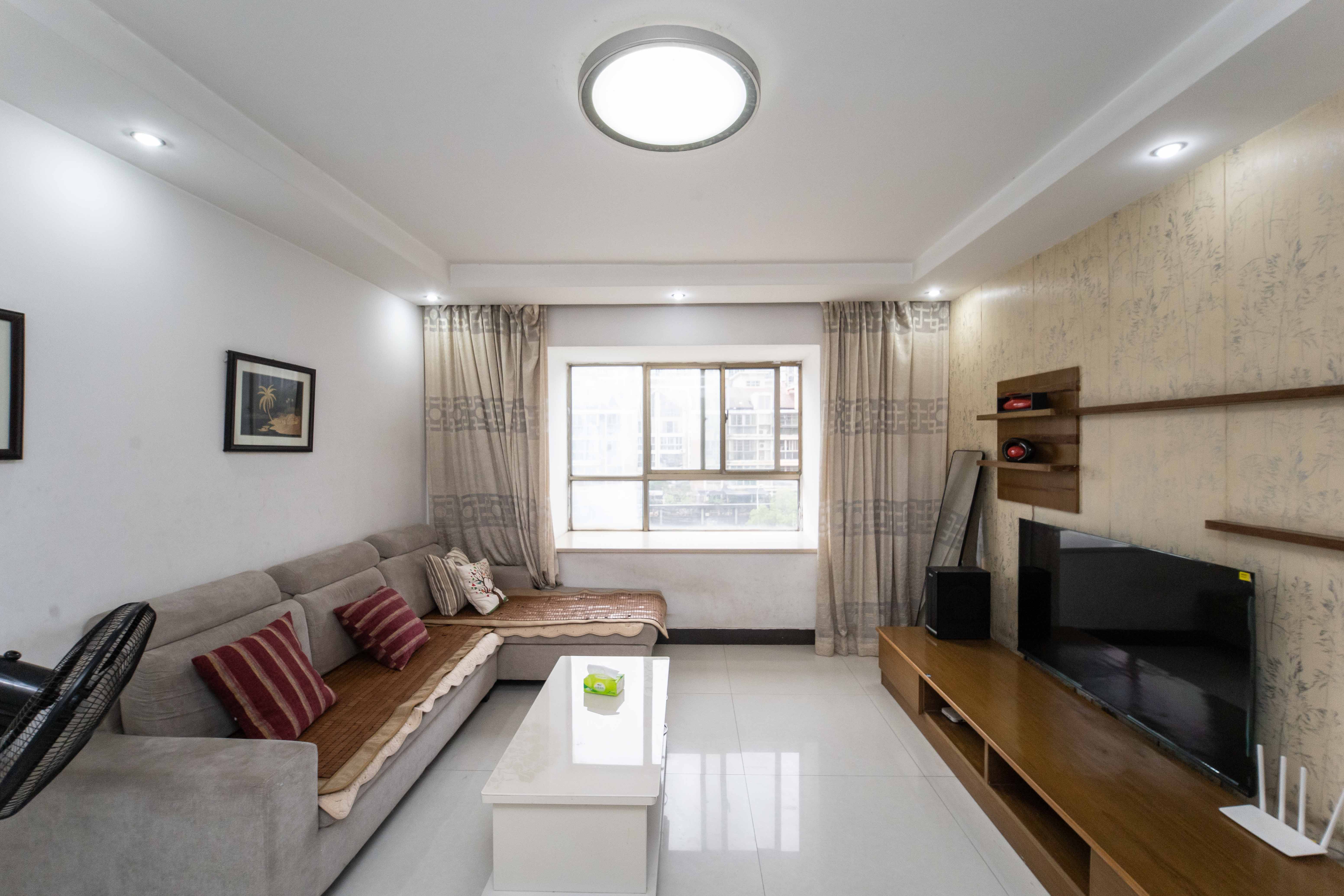 锦湘国际星城二期(锦雅苑) 2室2厅1卫 85.0万 锦湘国际星城二期(锦雅苑) 2室2厅1卫 85.0万客厅