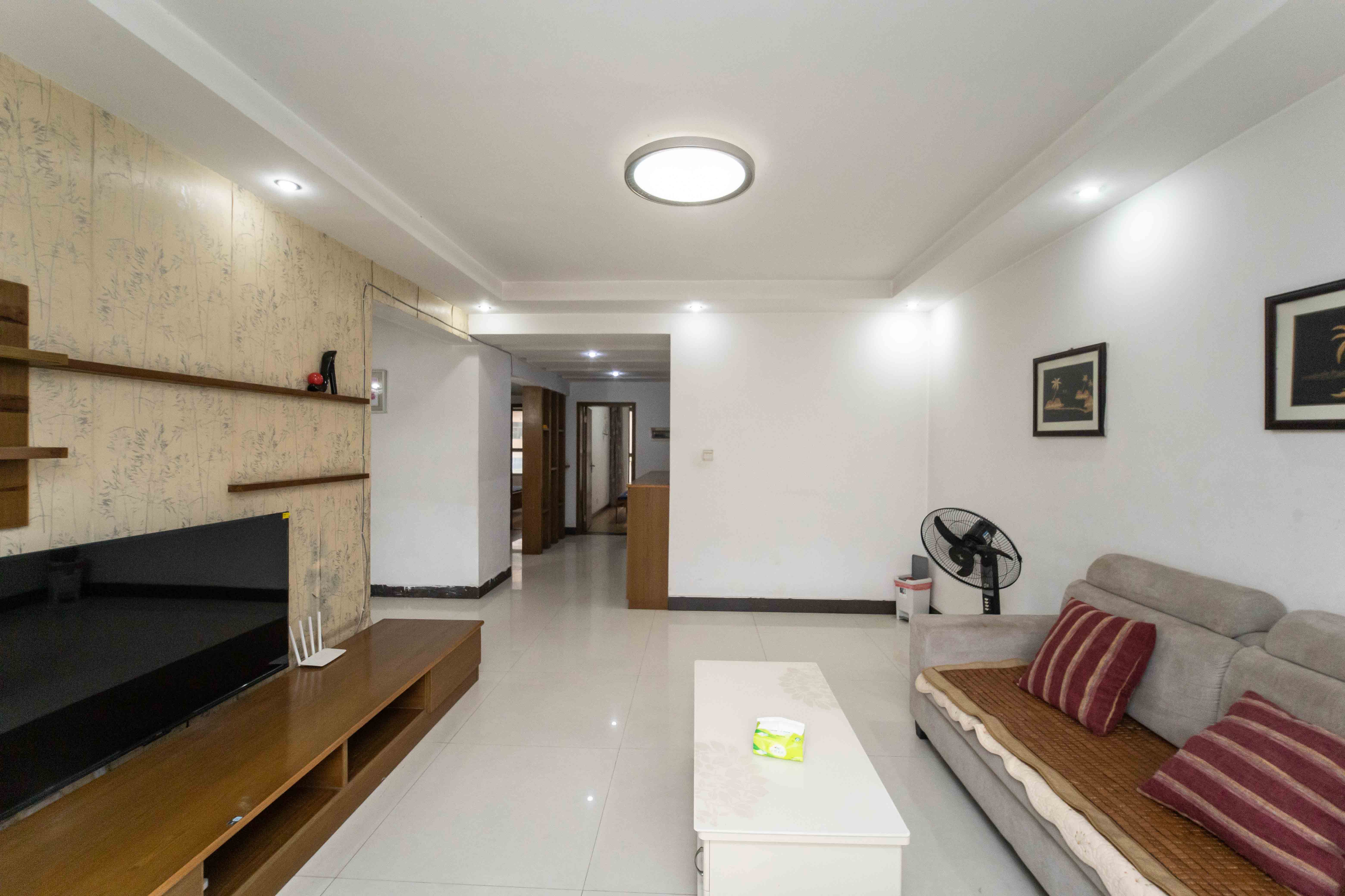 锦湘国际星城二期(锦雅苑) 2室2厅1卫 85.0万 锦湘国际星城二期(锦雅苑) 2室2厅1卫 85.0万客厅