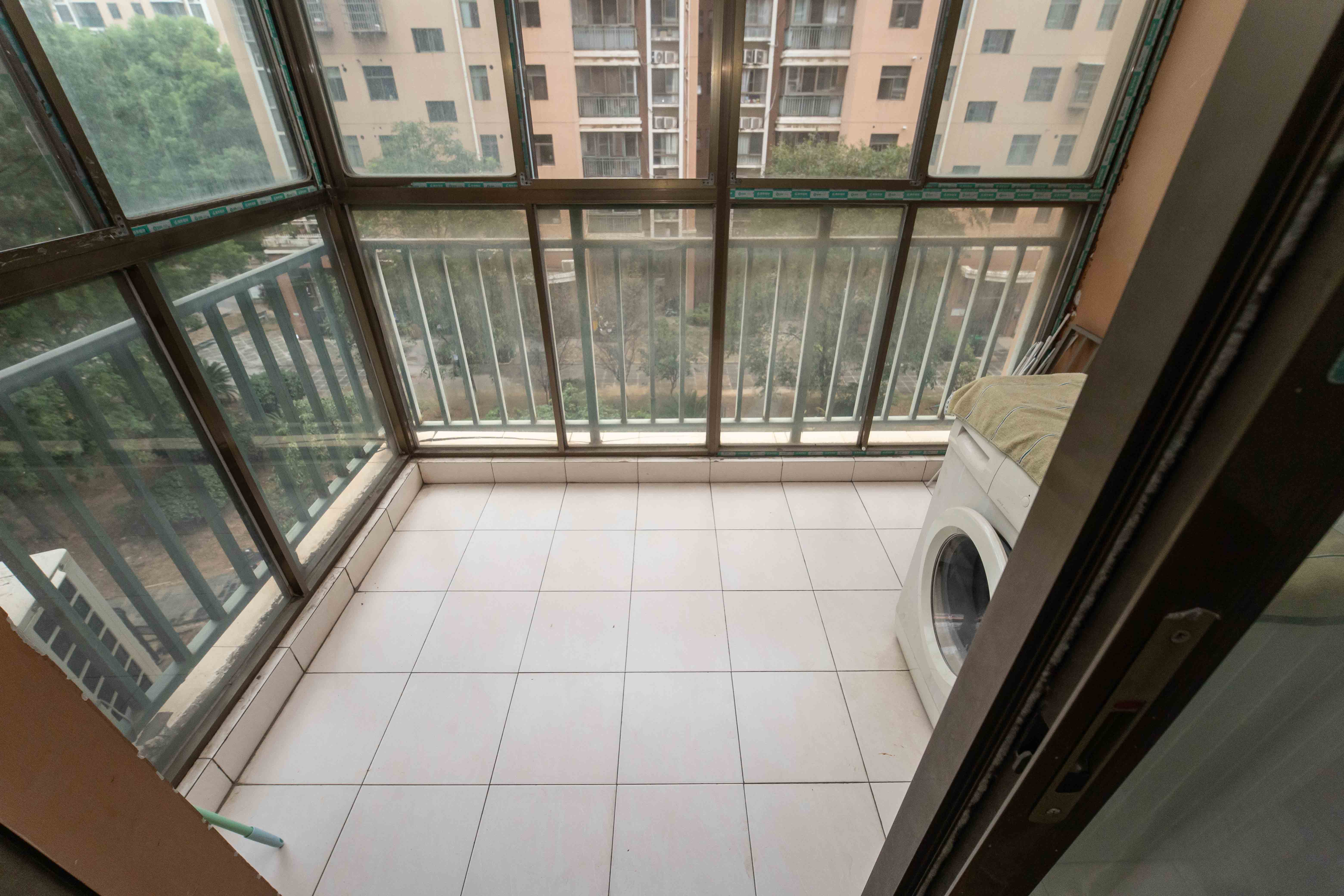 锦湘国际星城二期(锦雅苑) 2室2厅1卫 85.0万 锦湘国际星城二期(锦雅苑) 2室2厅1卫 85.0万阳台