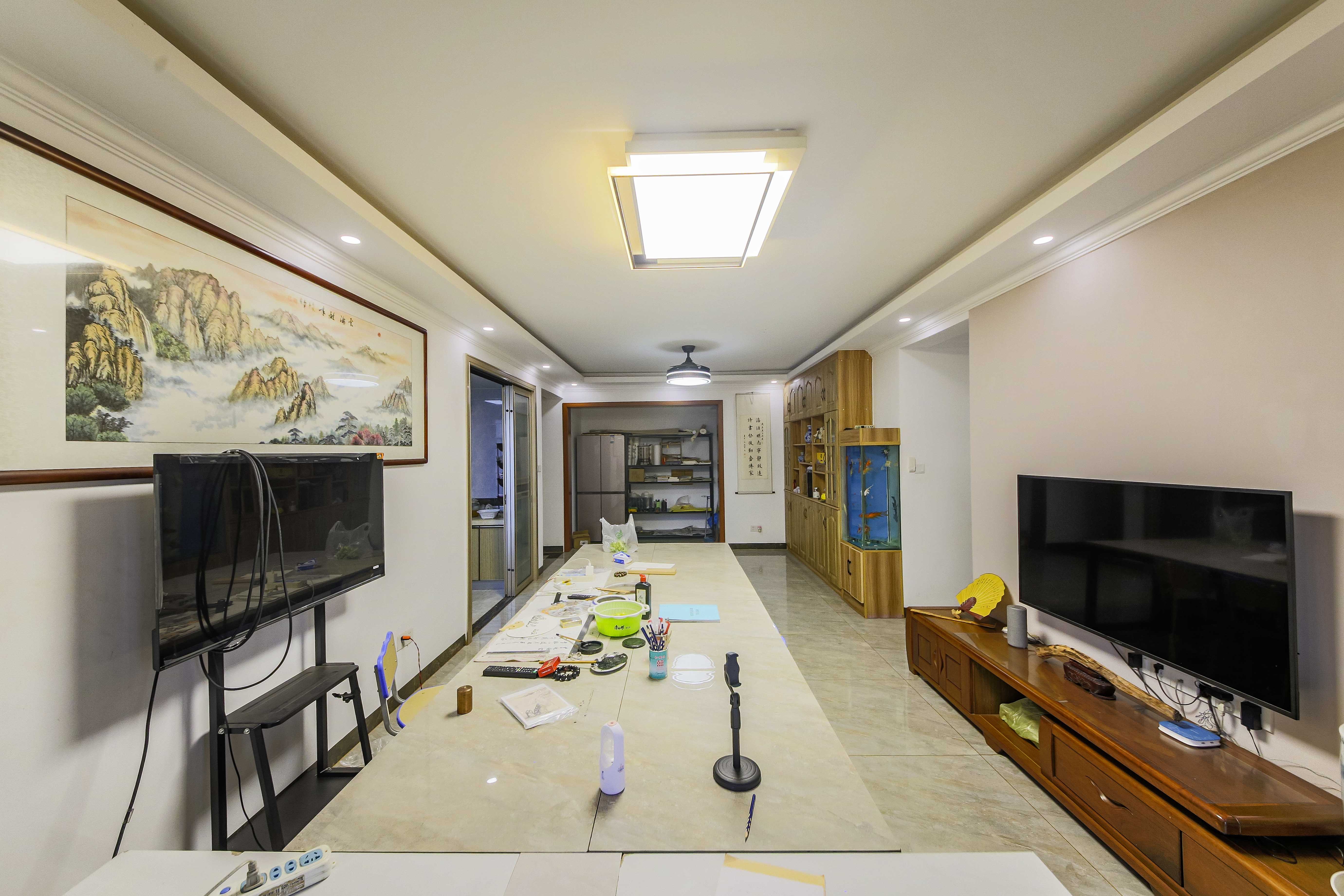 新新花园 4室2厅2卫 128.0万 新新花园 4室2厅2卫 128.0万客厅